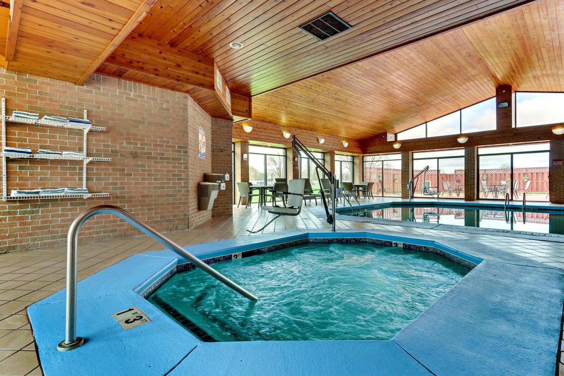 Holiday Inn Express & Suites Bad Axe by IHG photo 9