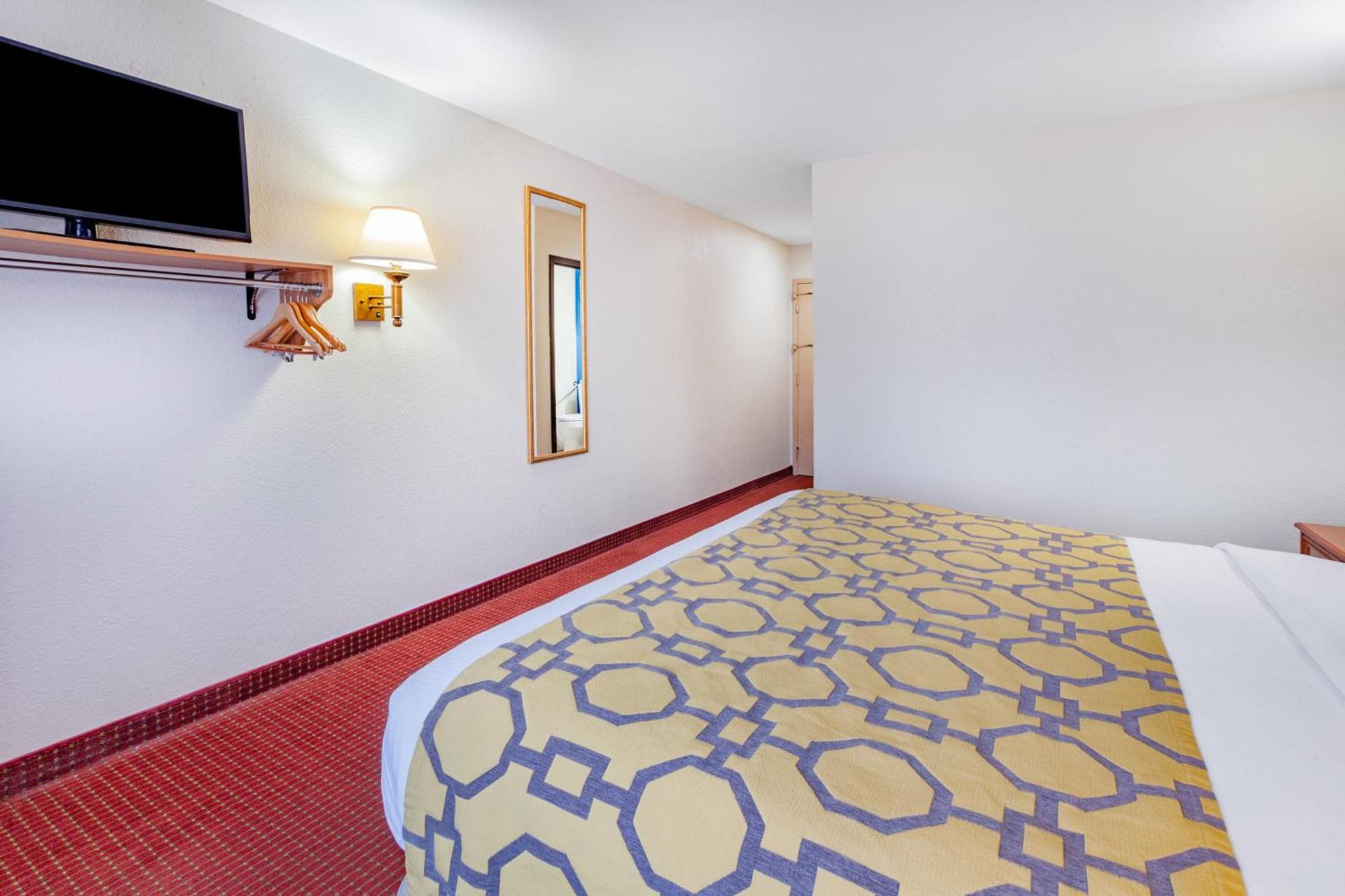 Baymont by Wyndham Perrysburg-Toledo photo 63