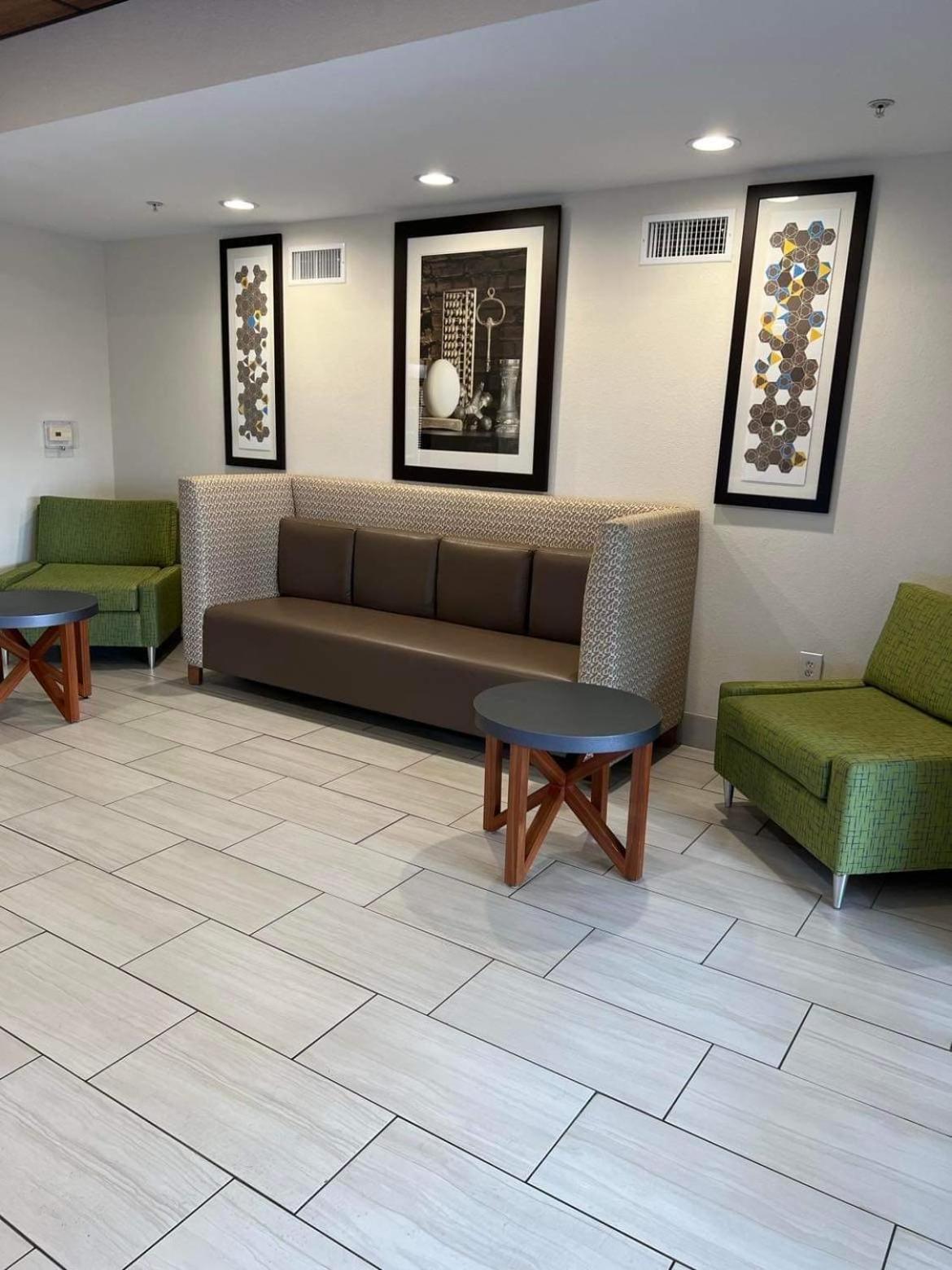 Holiday Inn Express & Suites Ozona by IHG photo 3