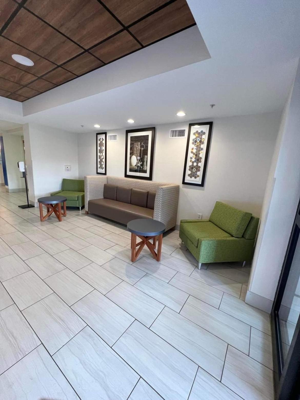 Holiday Inn Express & Suites Ozona by IHG photo 4