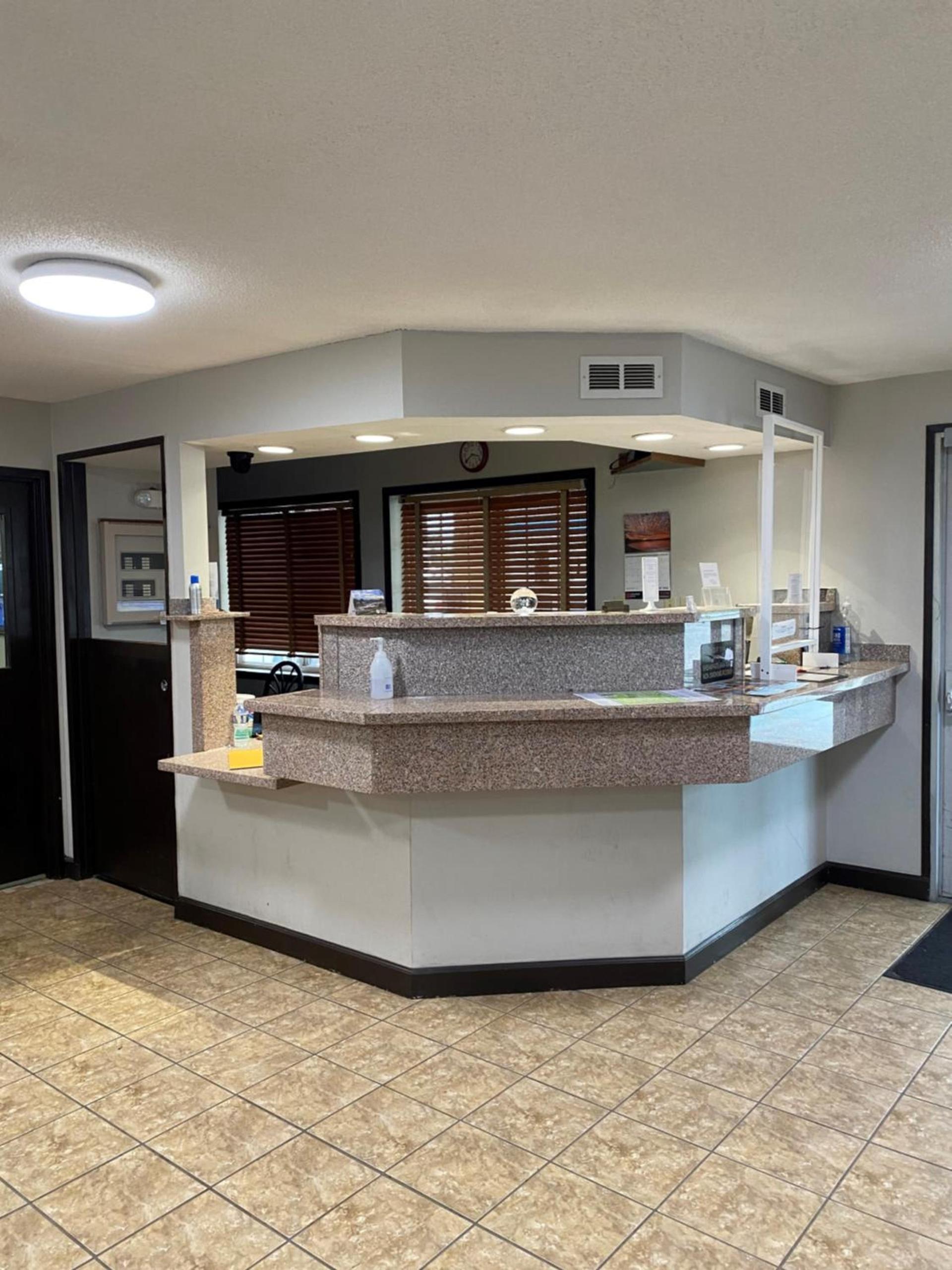 Ramada by Wyndham Sioux Falls photo 4