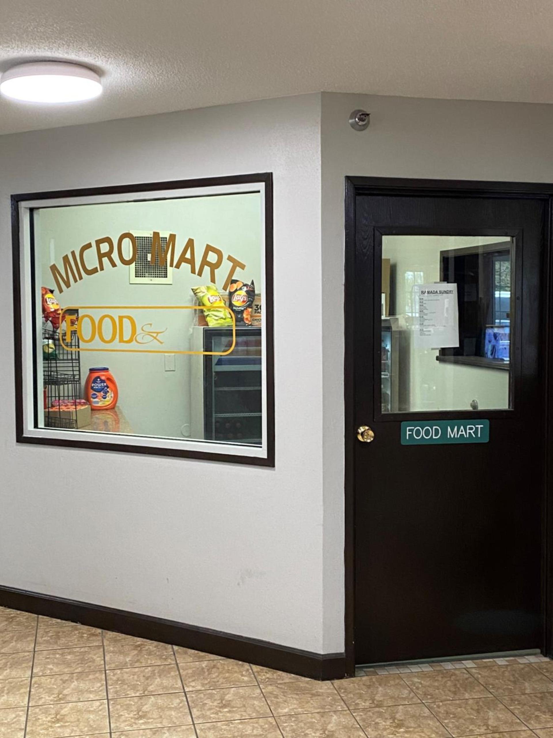 Ramada by Wyndham Sioux Falls photo 2