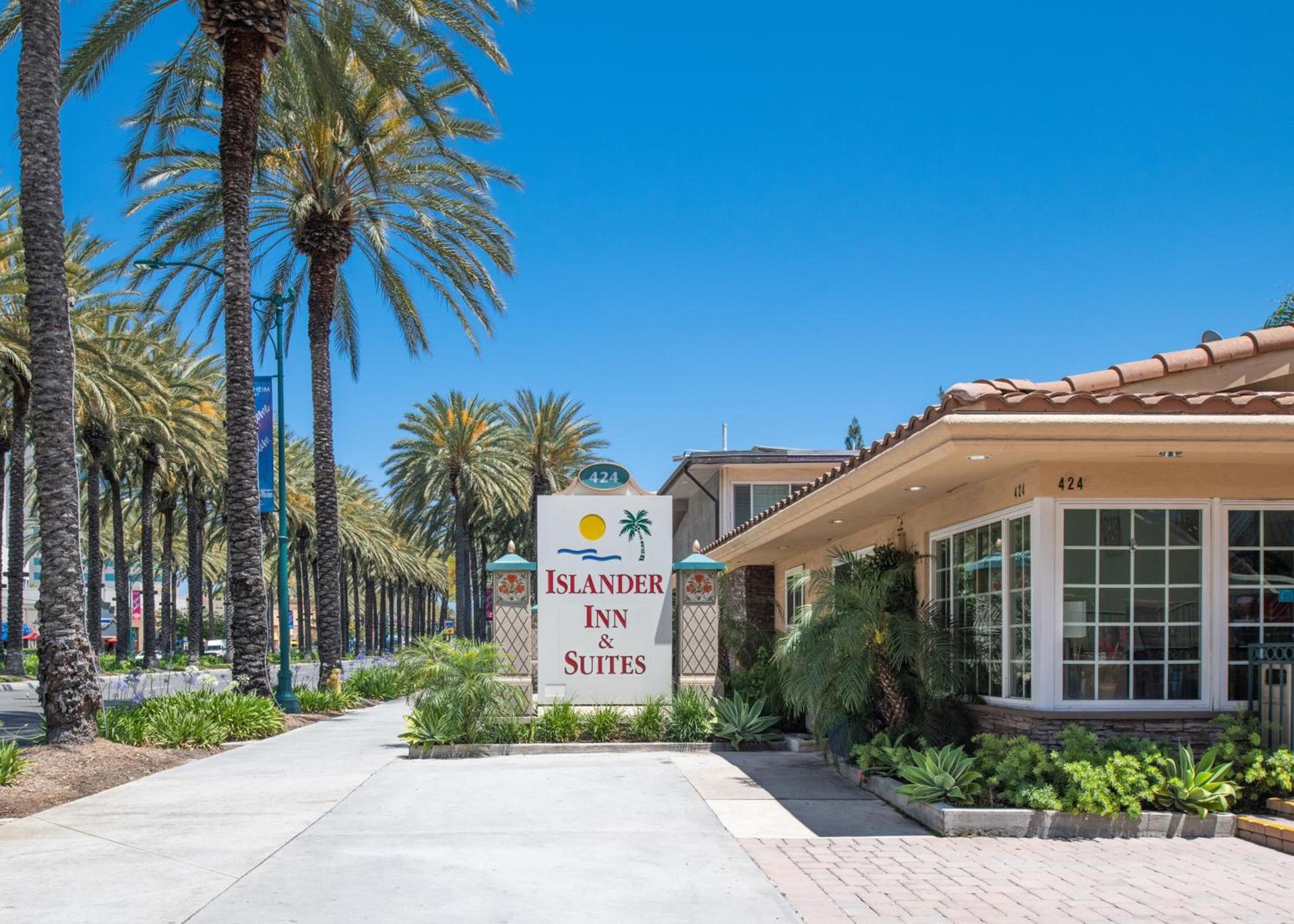 Anaheim Islander Inn and suites near Park and Convention center photo 2
