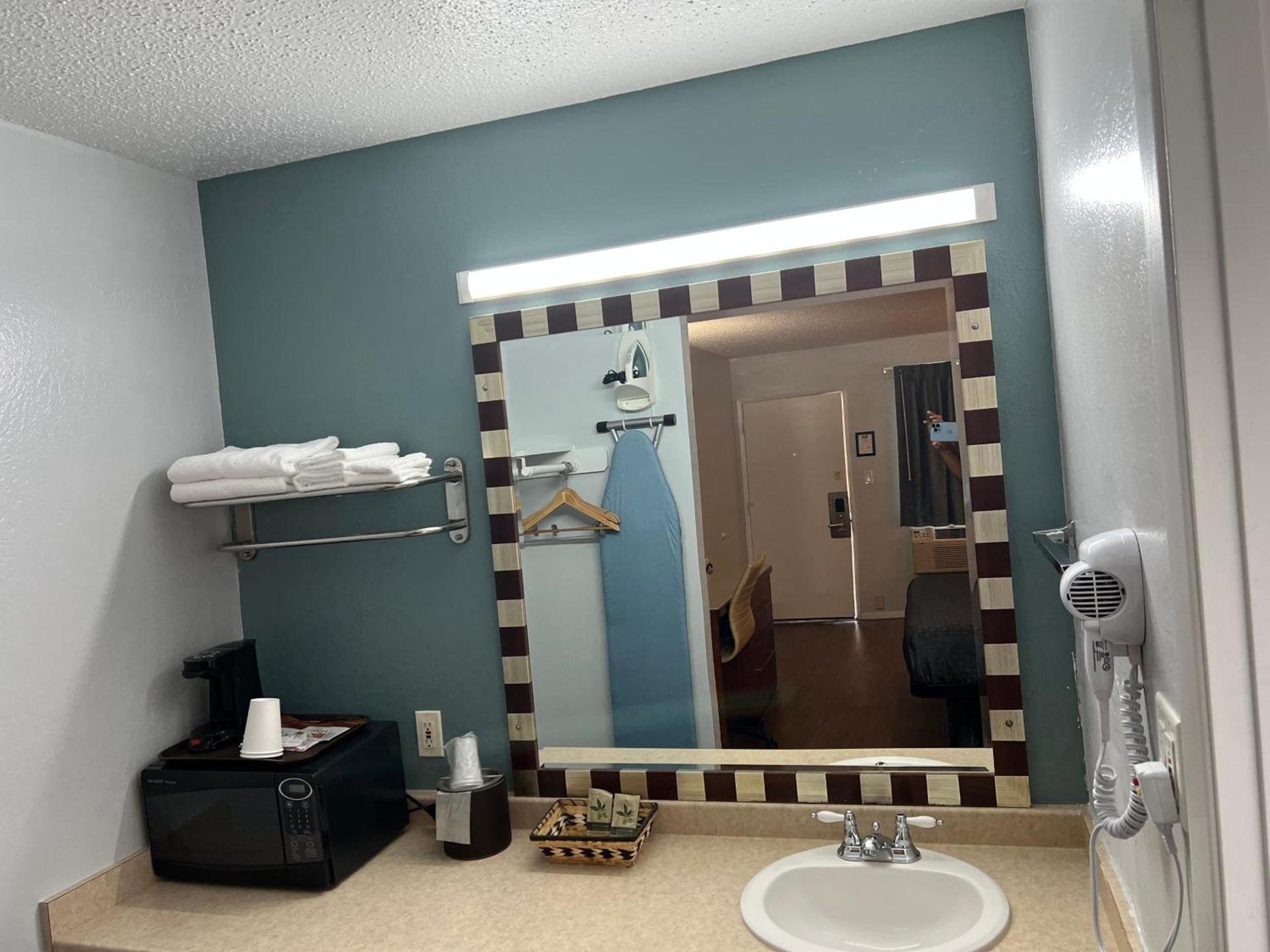 Sunset Inn photo 19