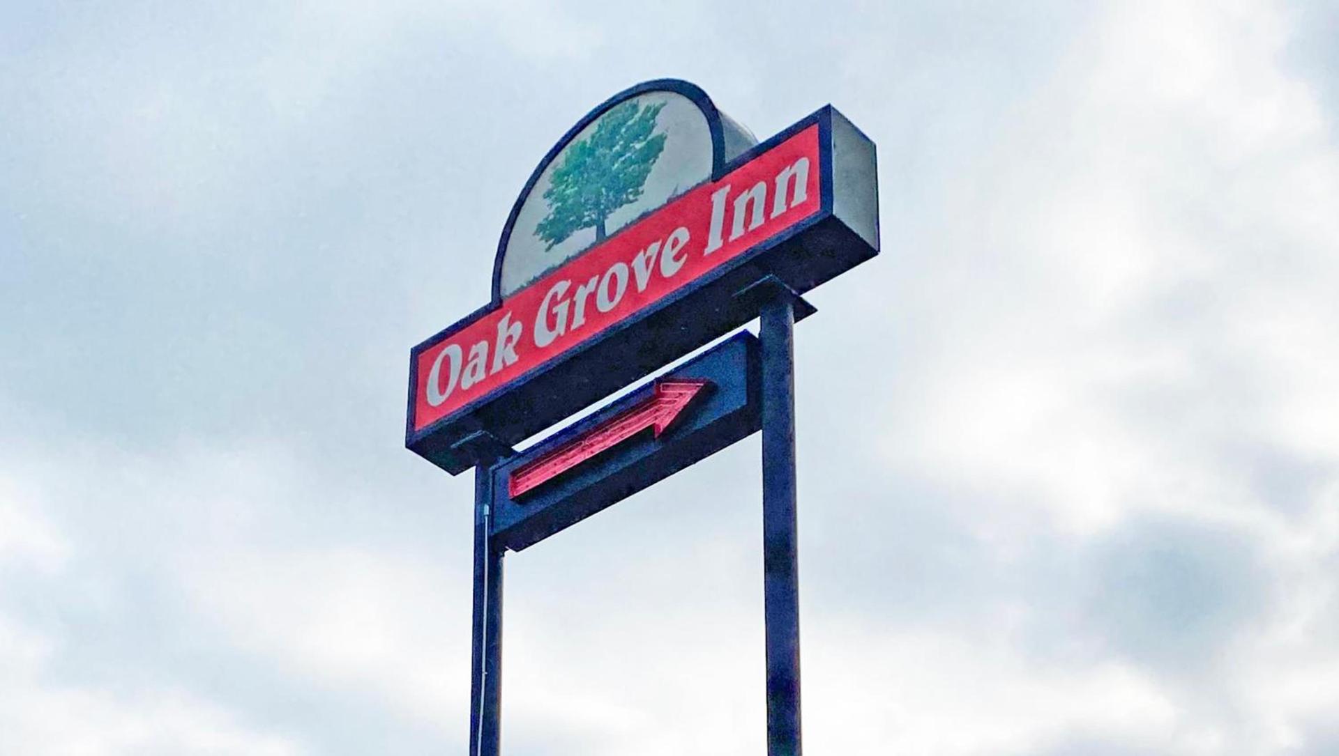 Oak Grove Inn photo 32