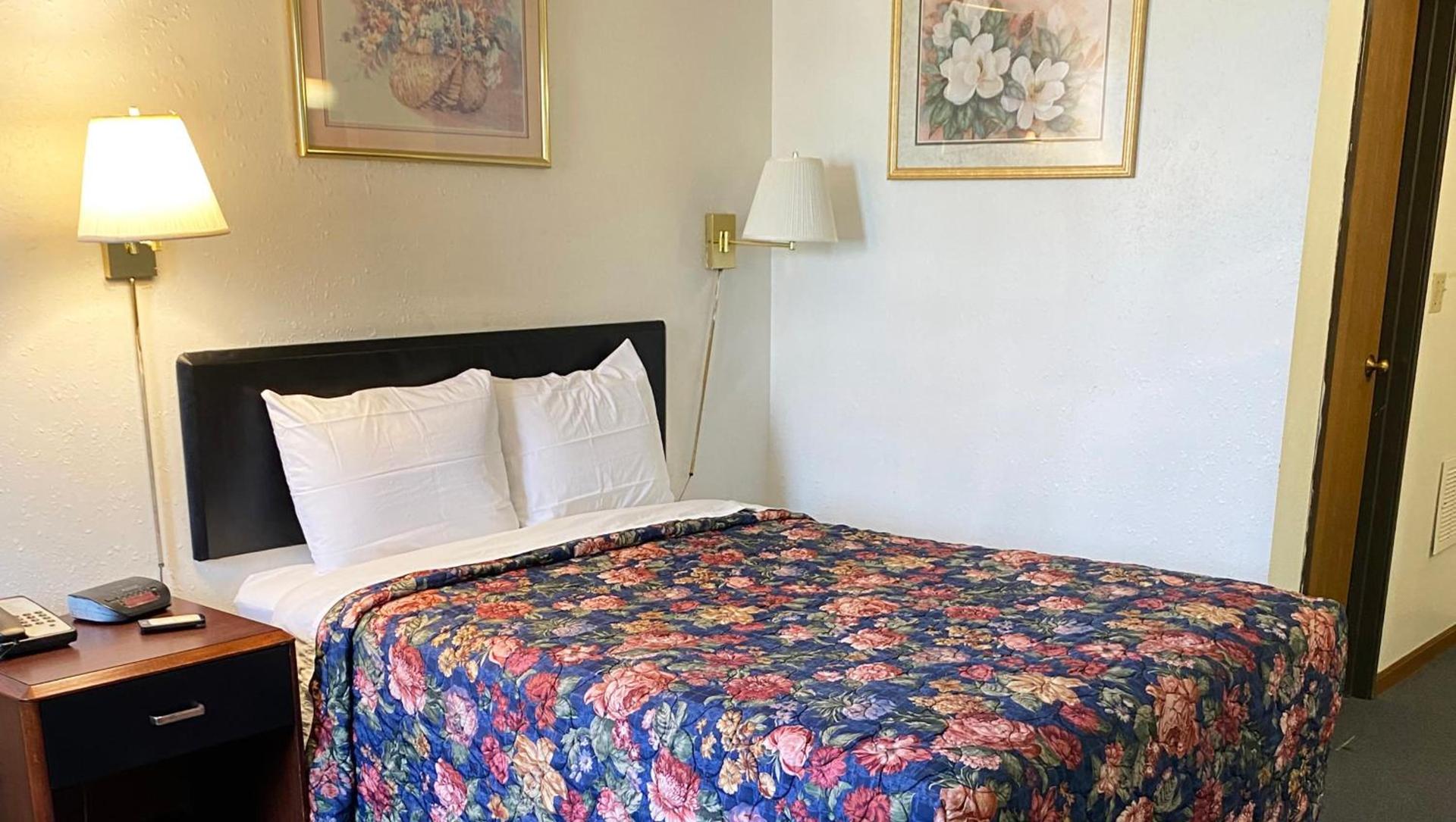 Oak Grove Inn photo 16