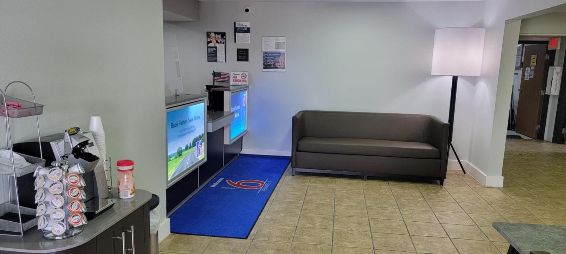 Motel 6-Kewanee, IL photo 10