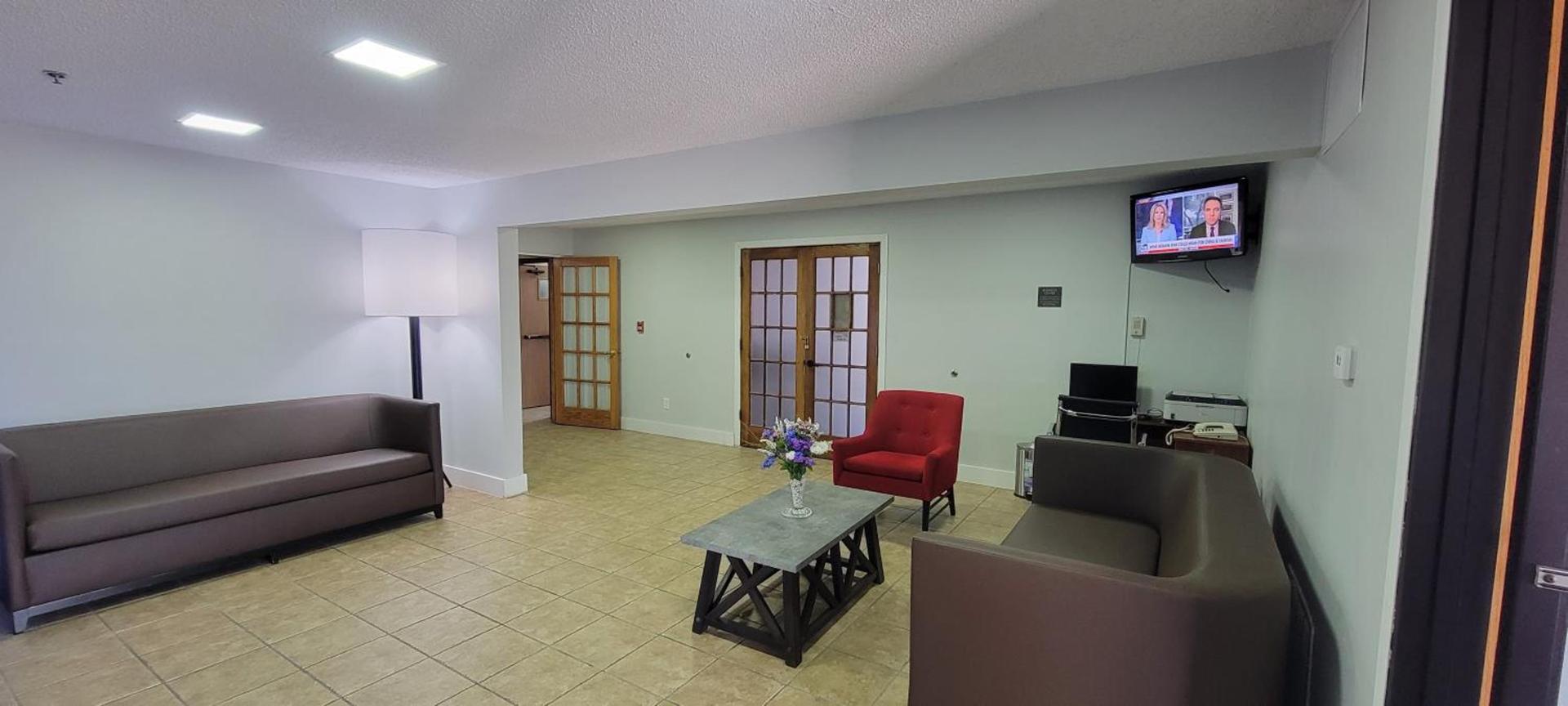 Motel 6-Kewanee, IL photo 11
