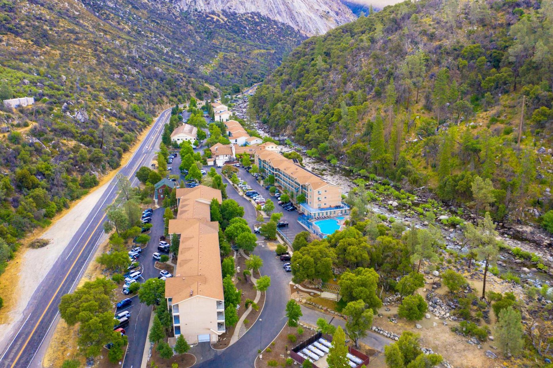 Yosemite View Lodge photo 89