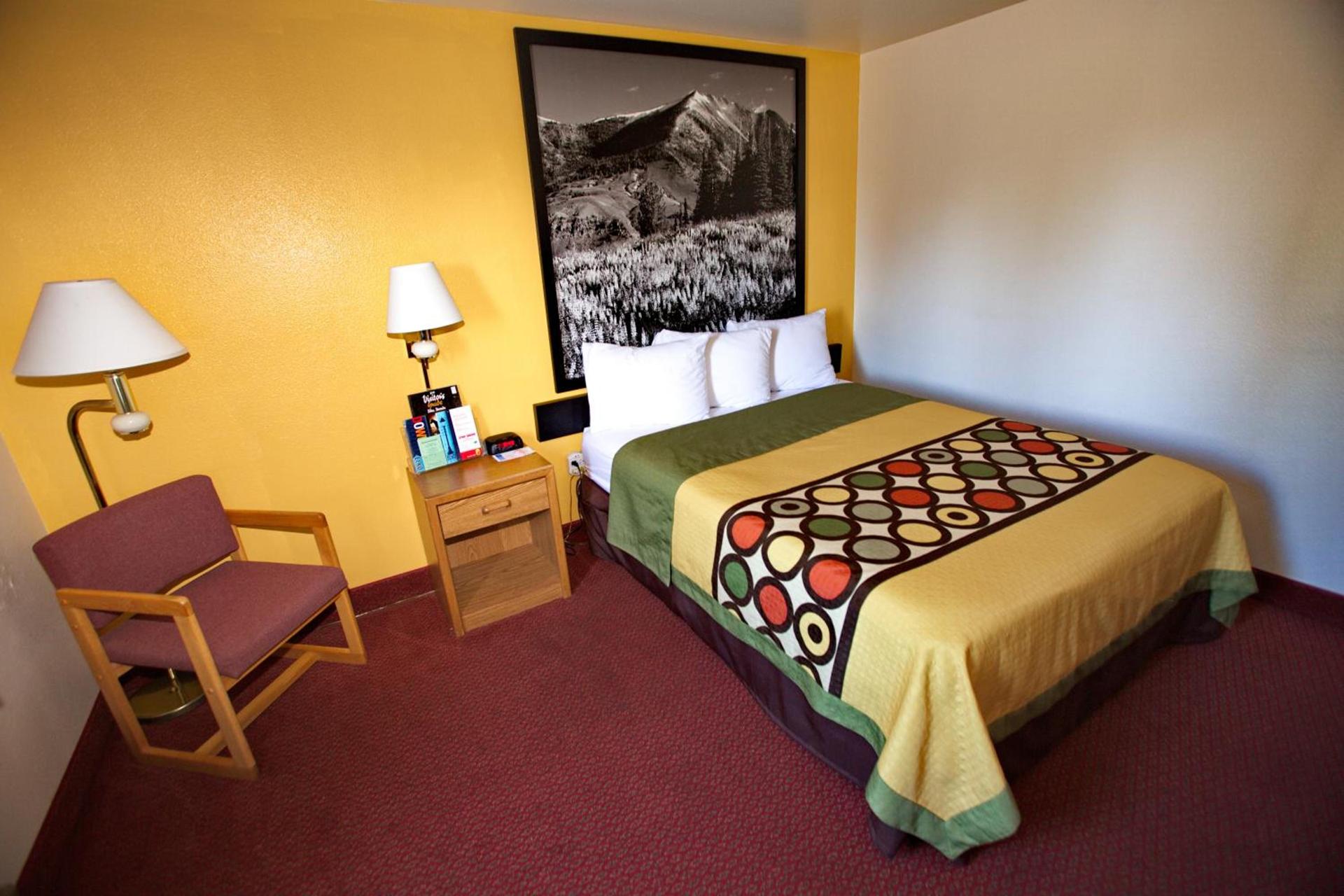 Super 8 by Wyndham Elko photo 32
