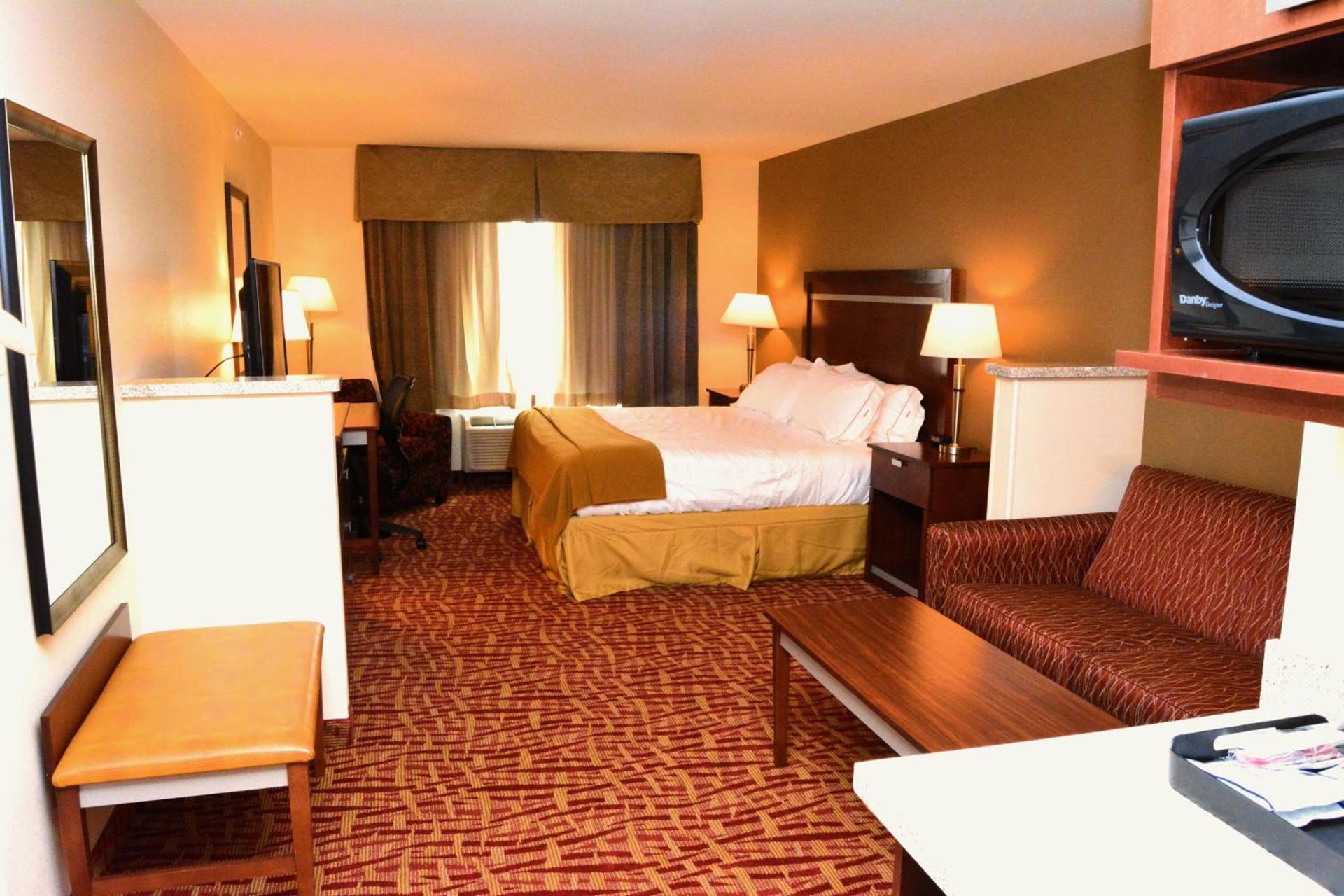 Holiday Inn Express & Suites Glendive by IHG photo 7