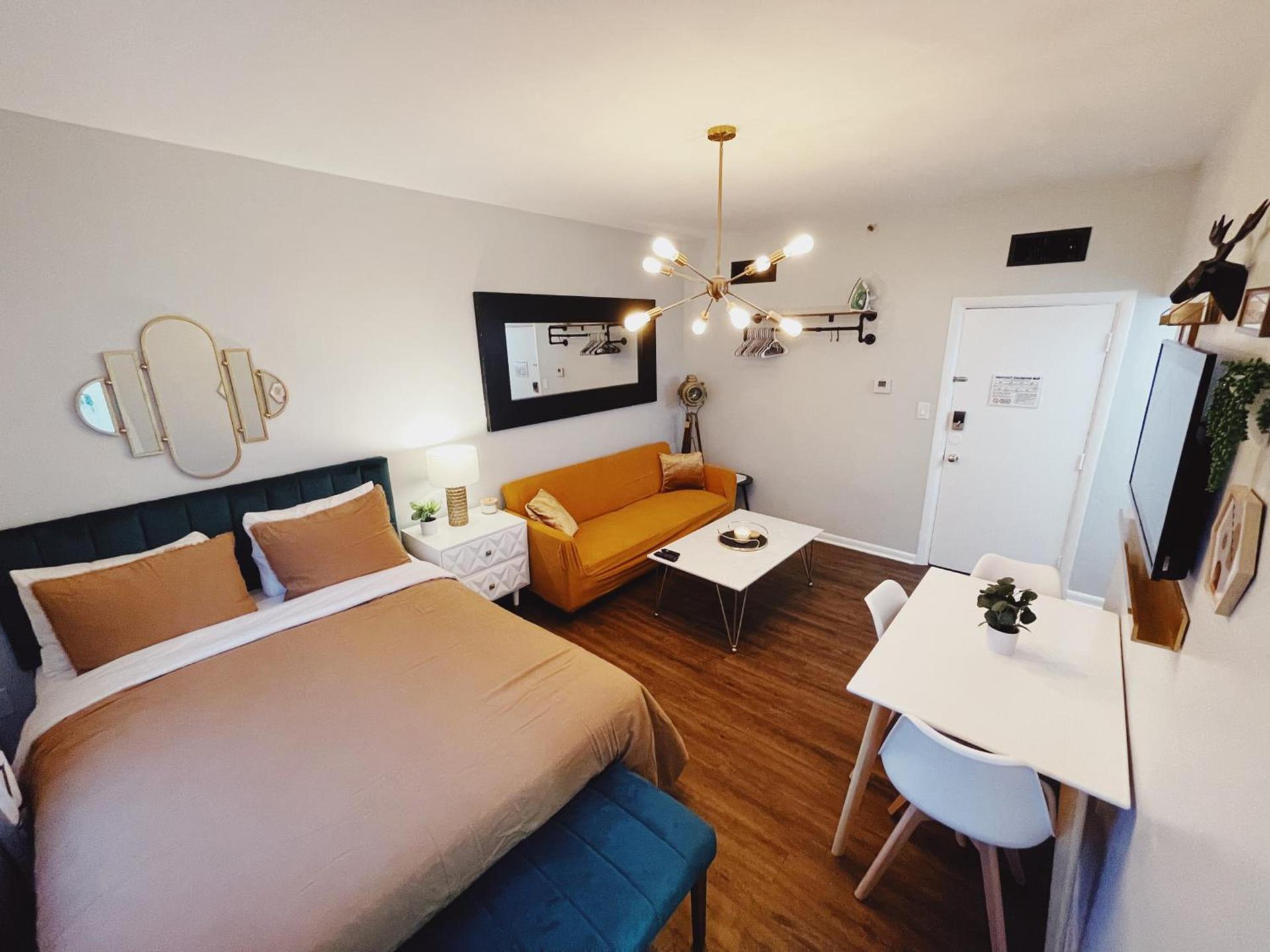 Nine20 Collins Apartments by Lowkl photo 63