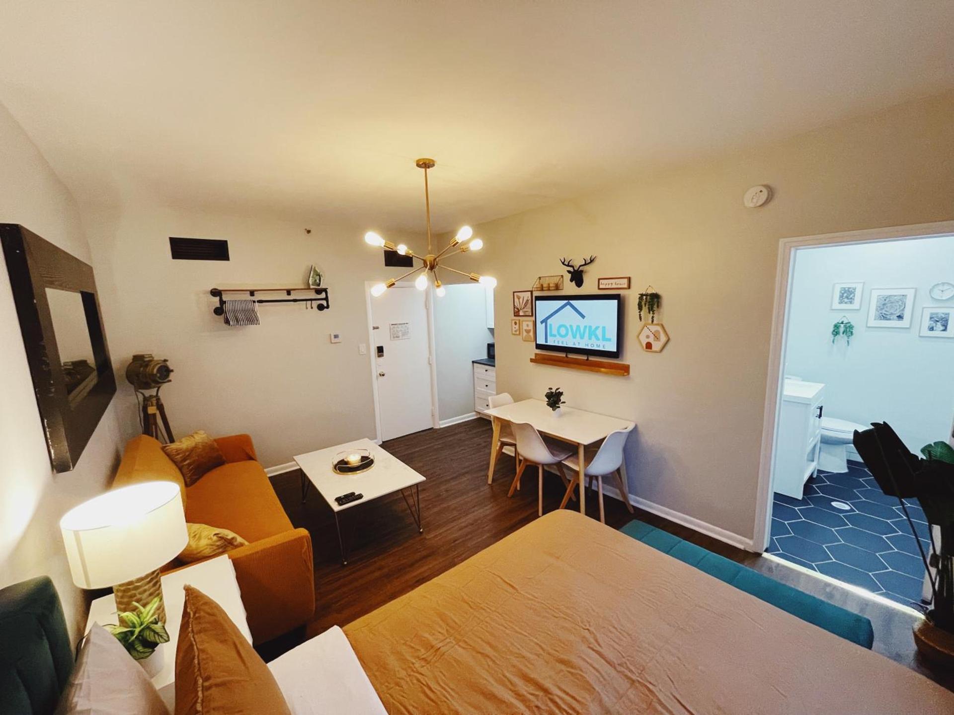 Nine20 Collins Apartments by Lowkl photo 26