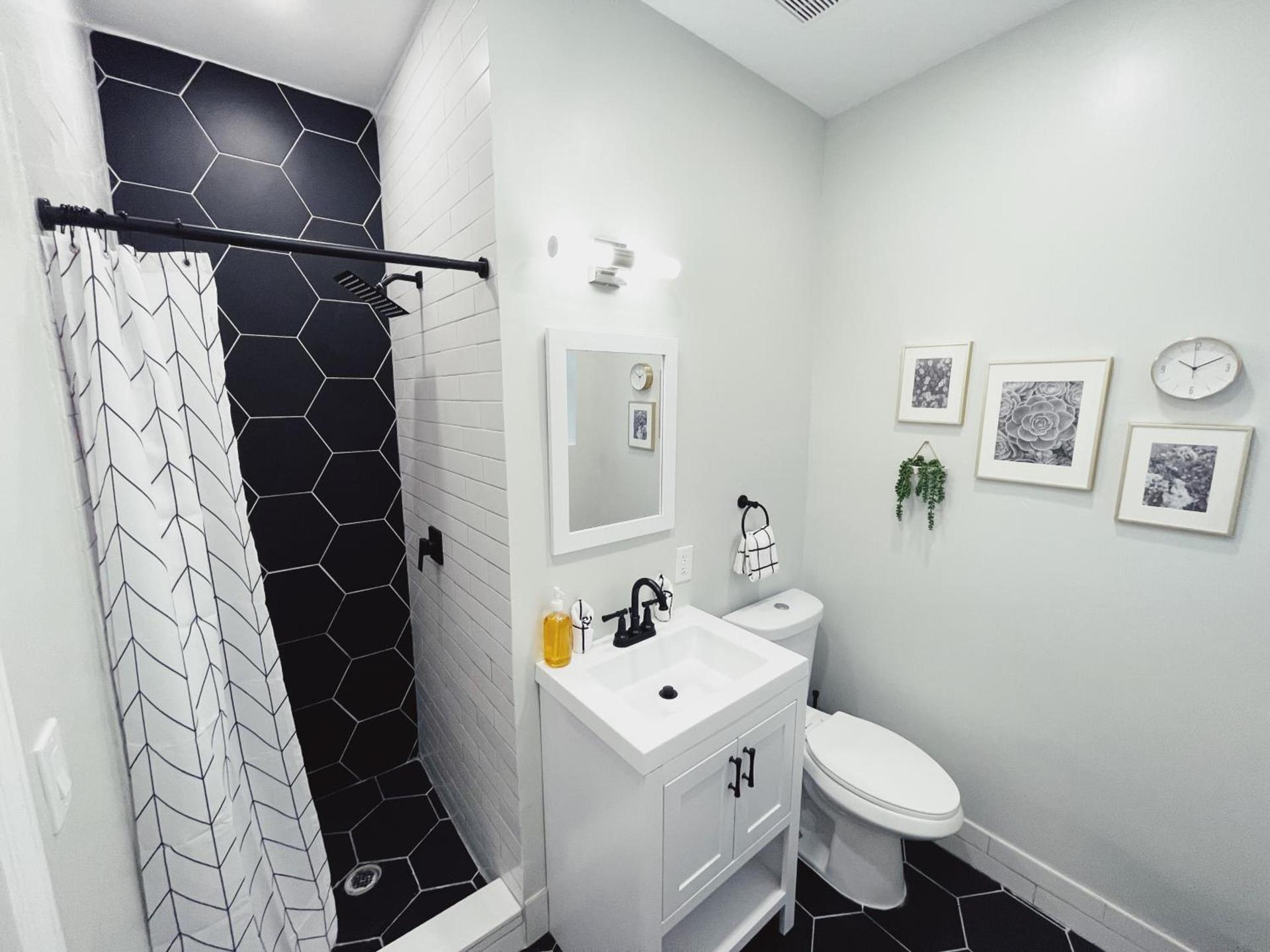 Nine20 Collins Apartments by Lowkl photo 46
