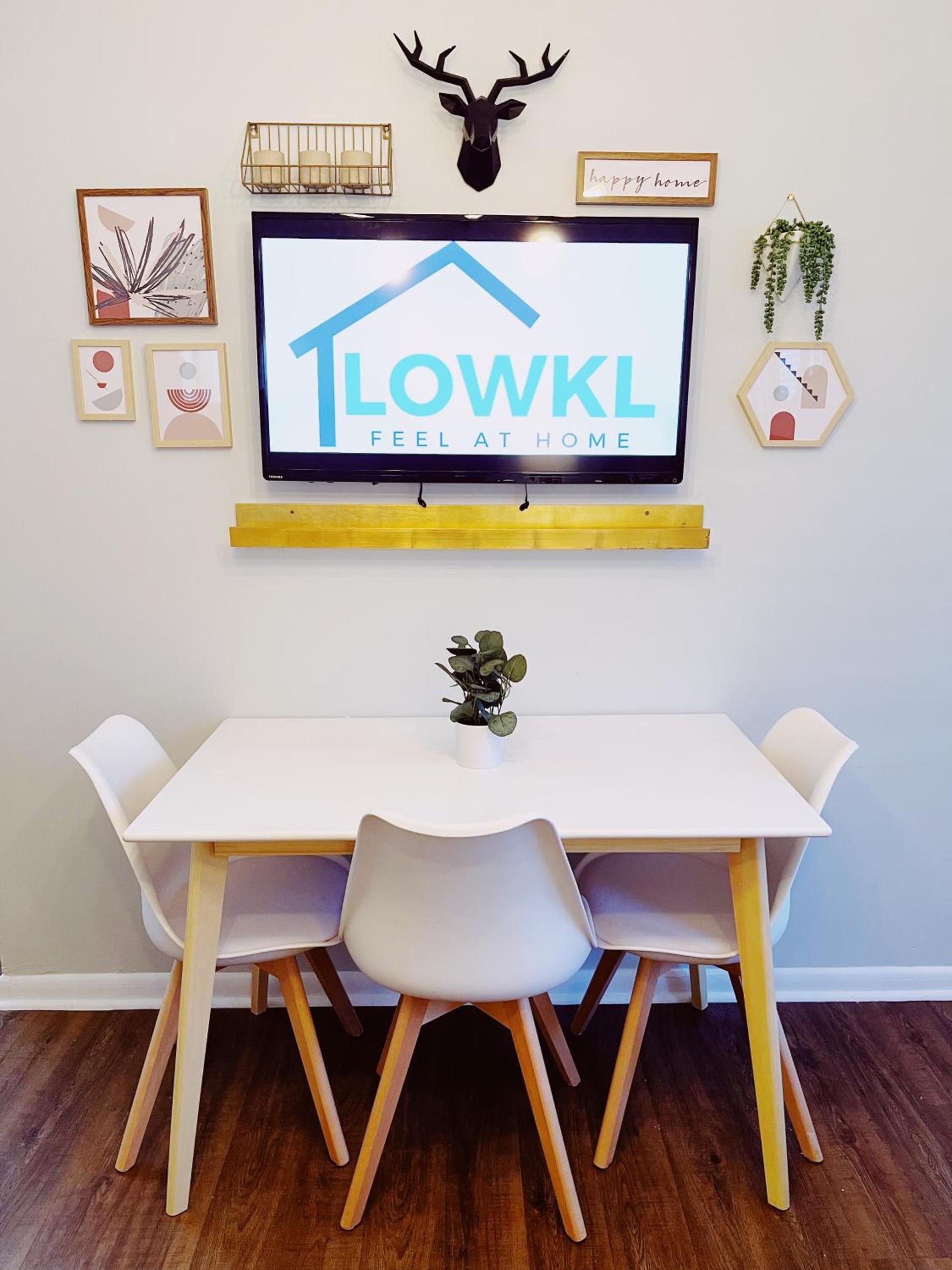 Nine20 Collins Apartments by Lowkl photo 11