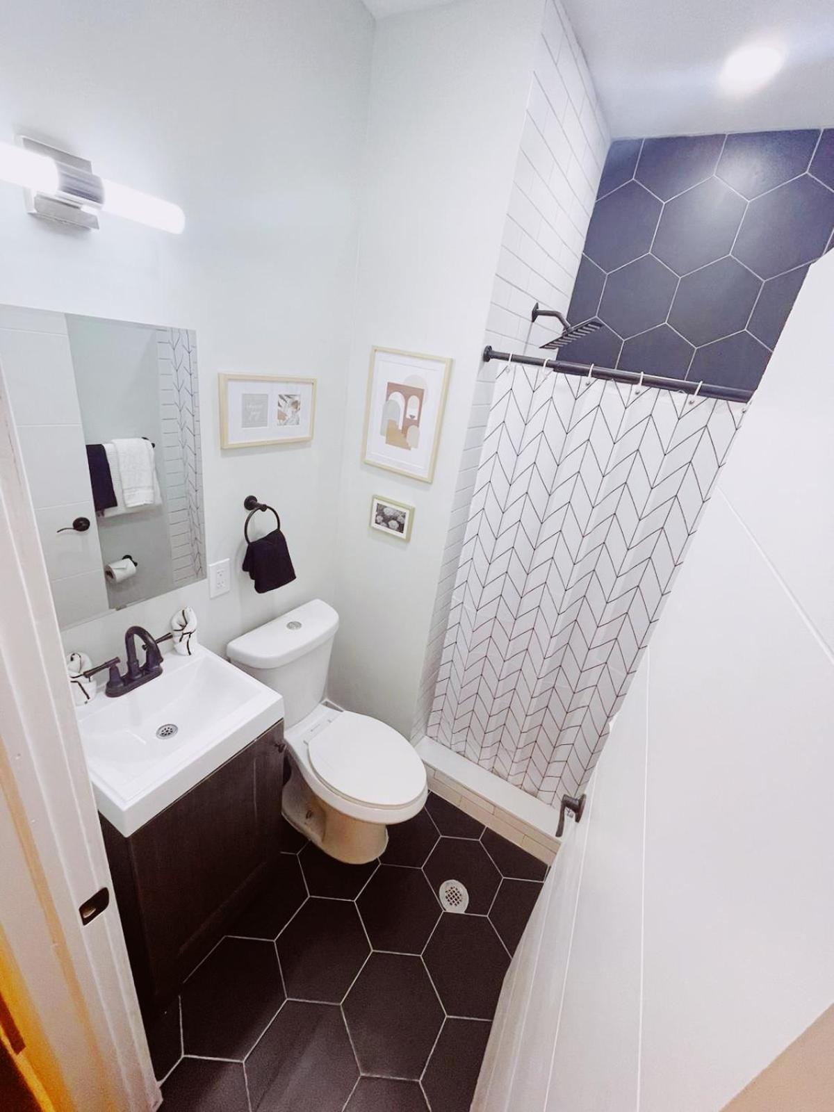 Nine20 Collins Apartments by Lowkl photo 16