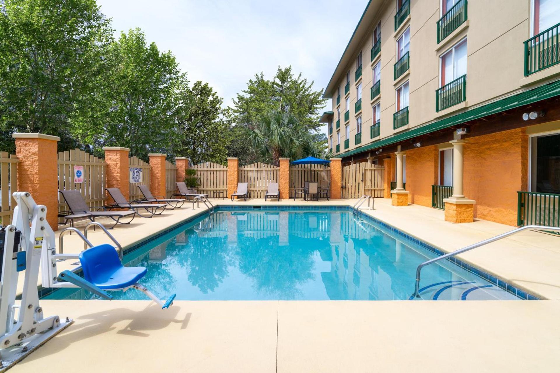 Holiday Inn Express Hotel & Suites Bluffton at Hilton Head Area by IHG photo 22
