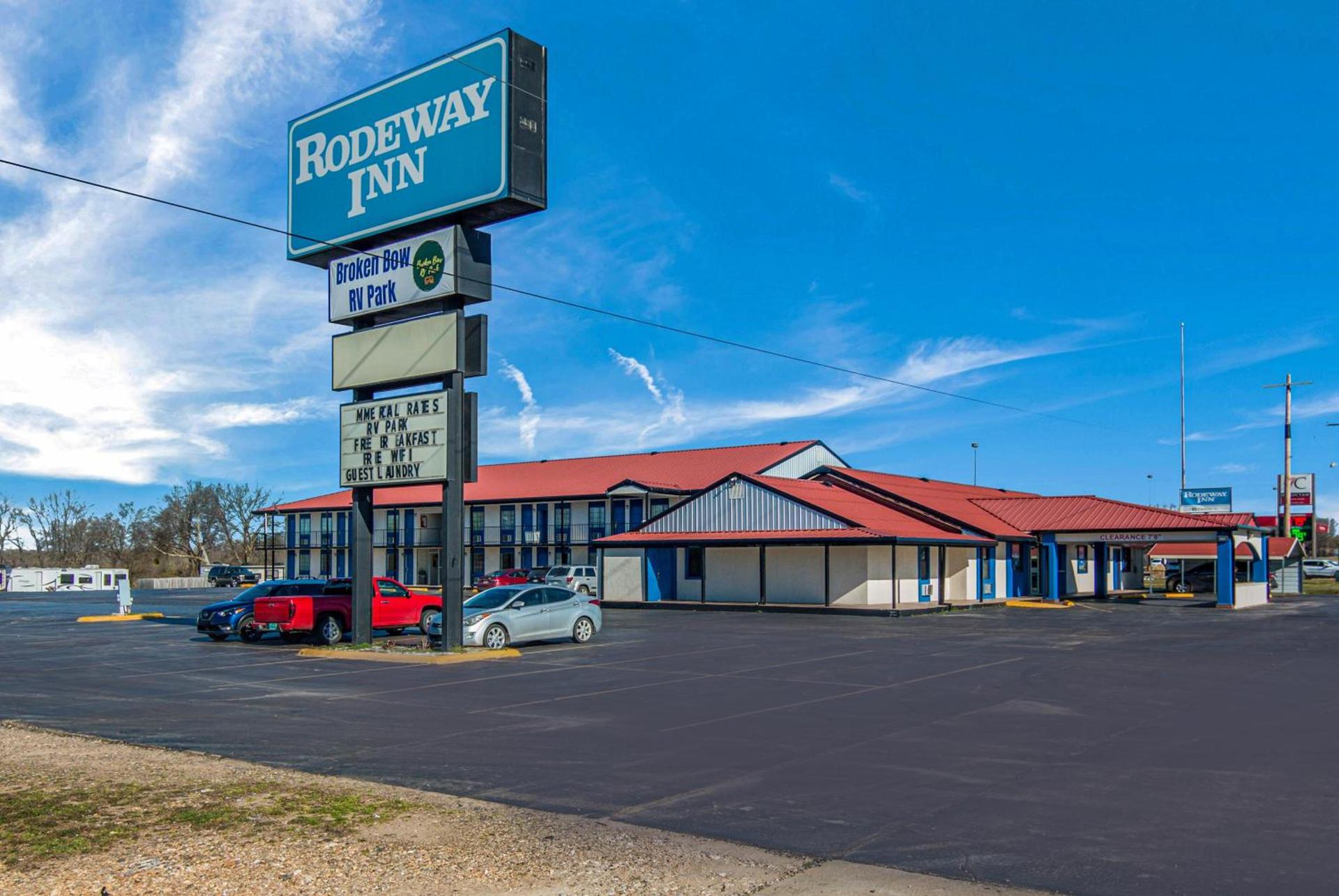 Rodeway Inn Broken Bow-Hochatown photo 59