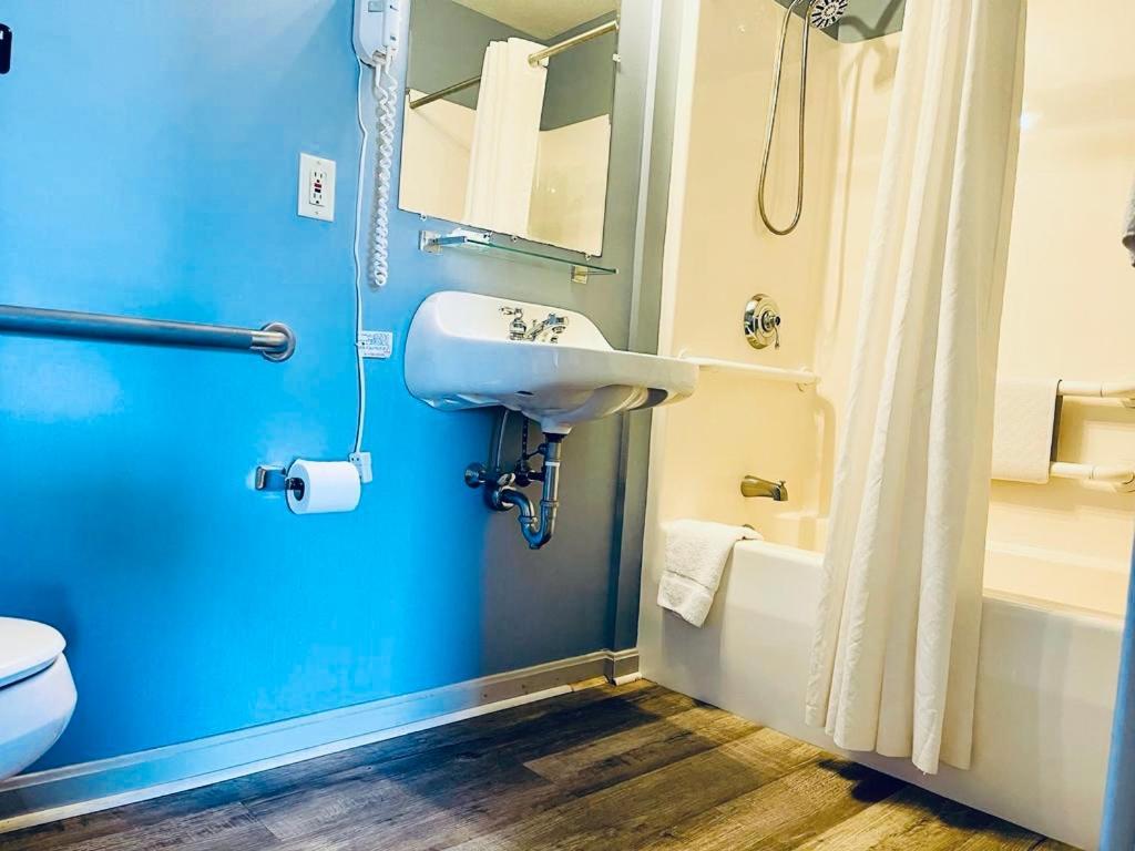 Wells Moody Motel photo 57