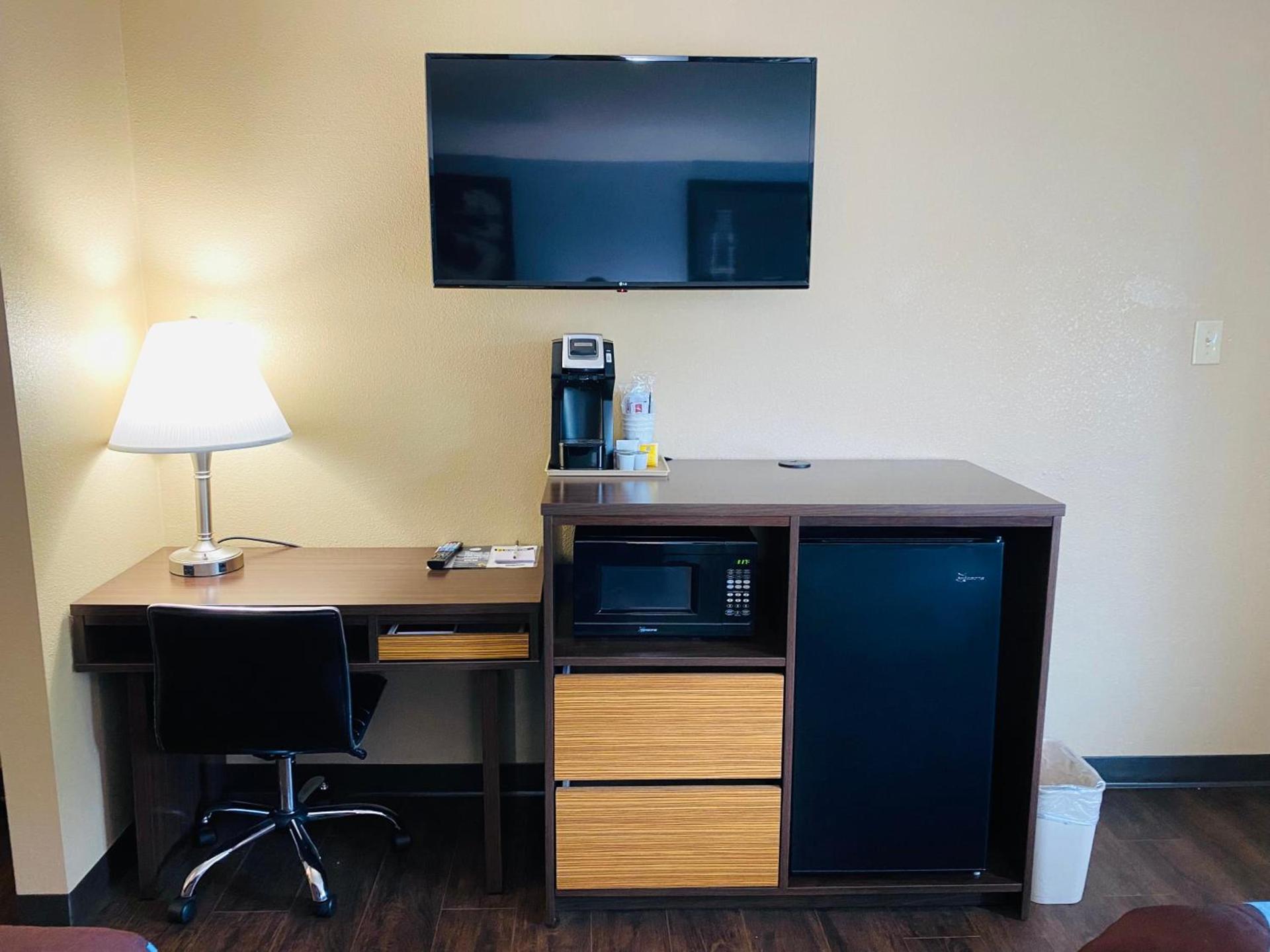 Super 8 by Wyndham Danville photo 23