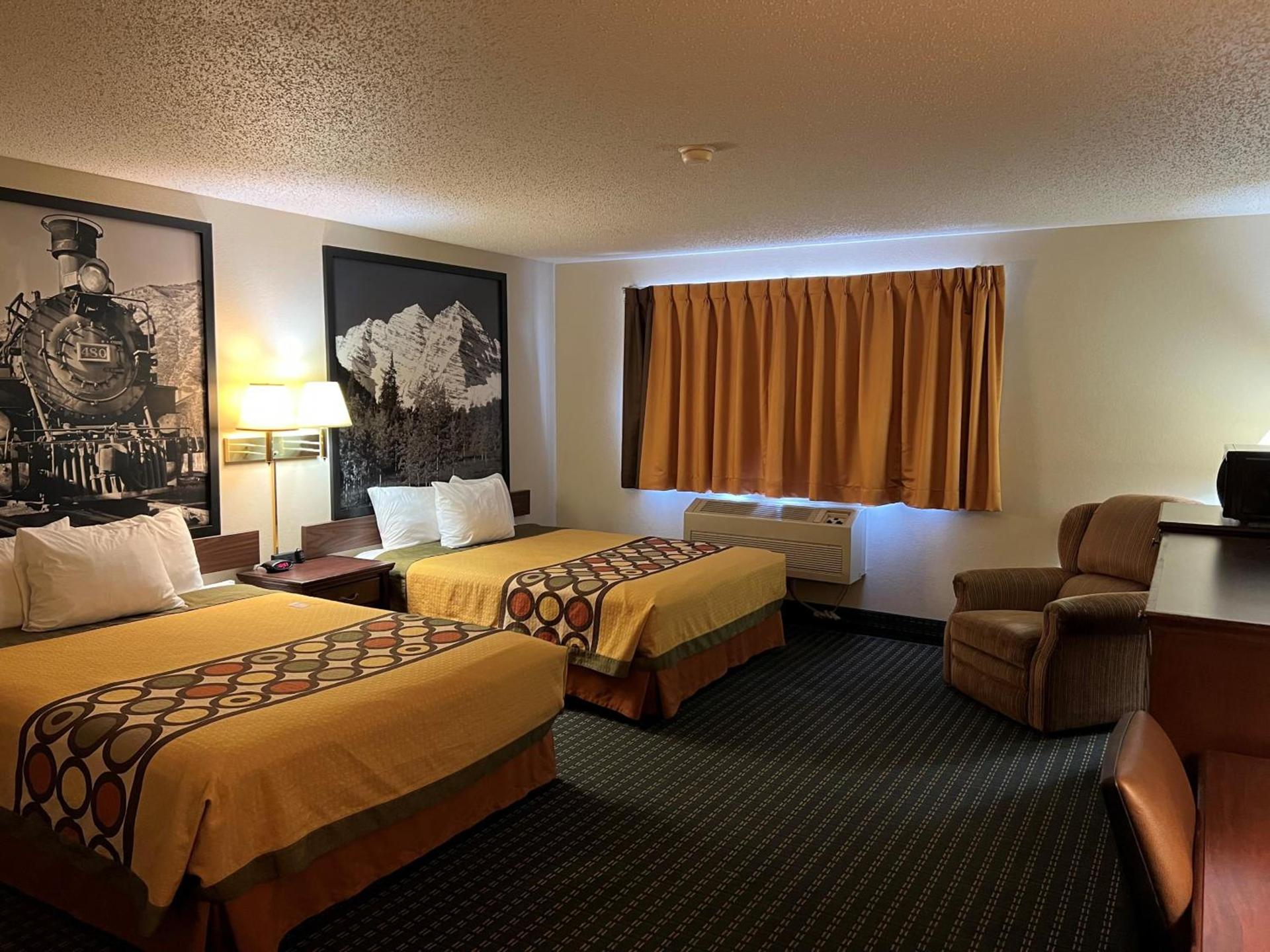 Super 8 by Wyndham Trinidad photo 10