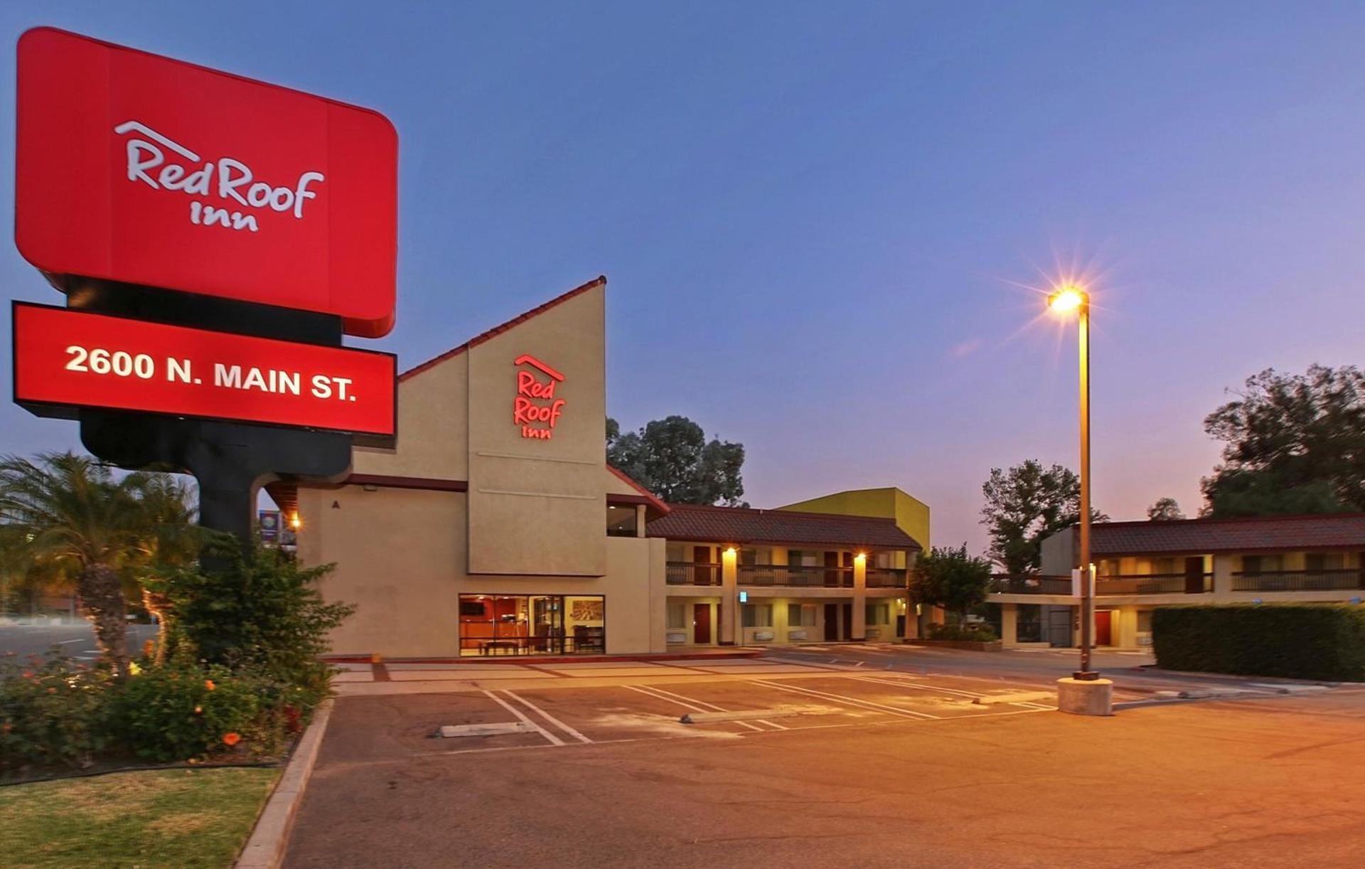 Red Roof Inn Santa Ana photo 3
