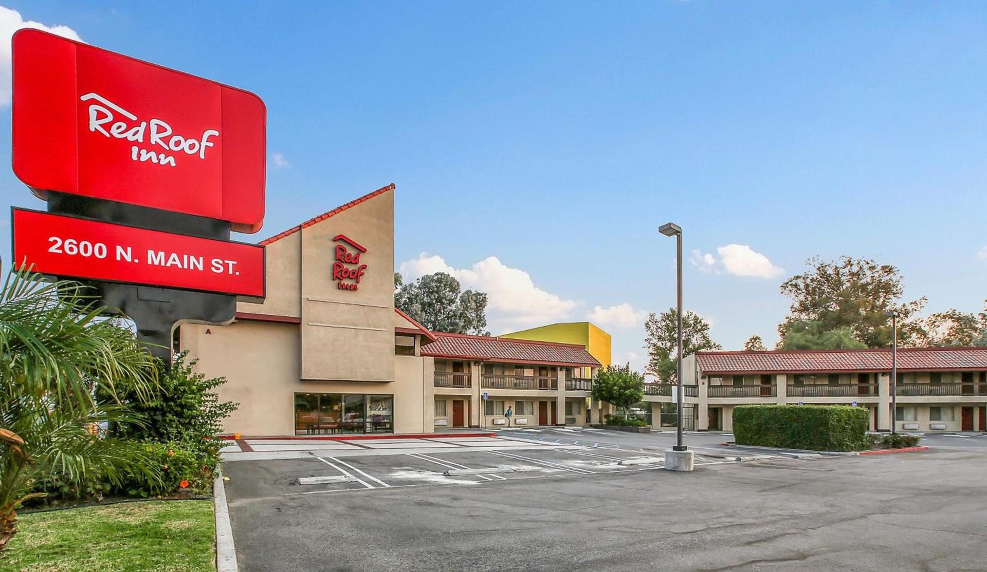 Red Roof Inn Santa Ana photo 2