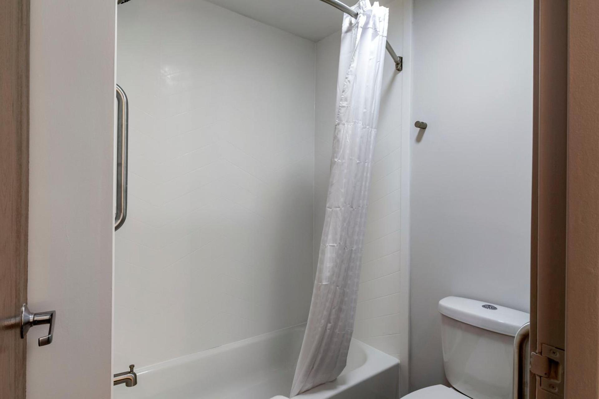 Comfort Inn Mount Pleasant - Racine photo 53
