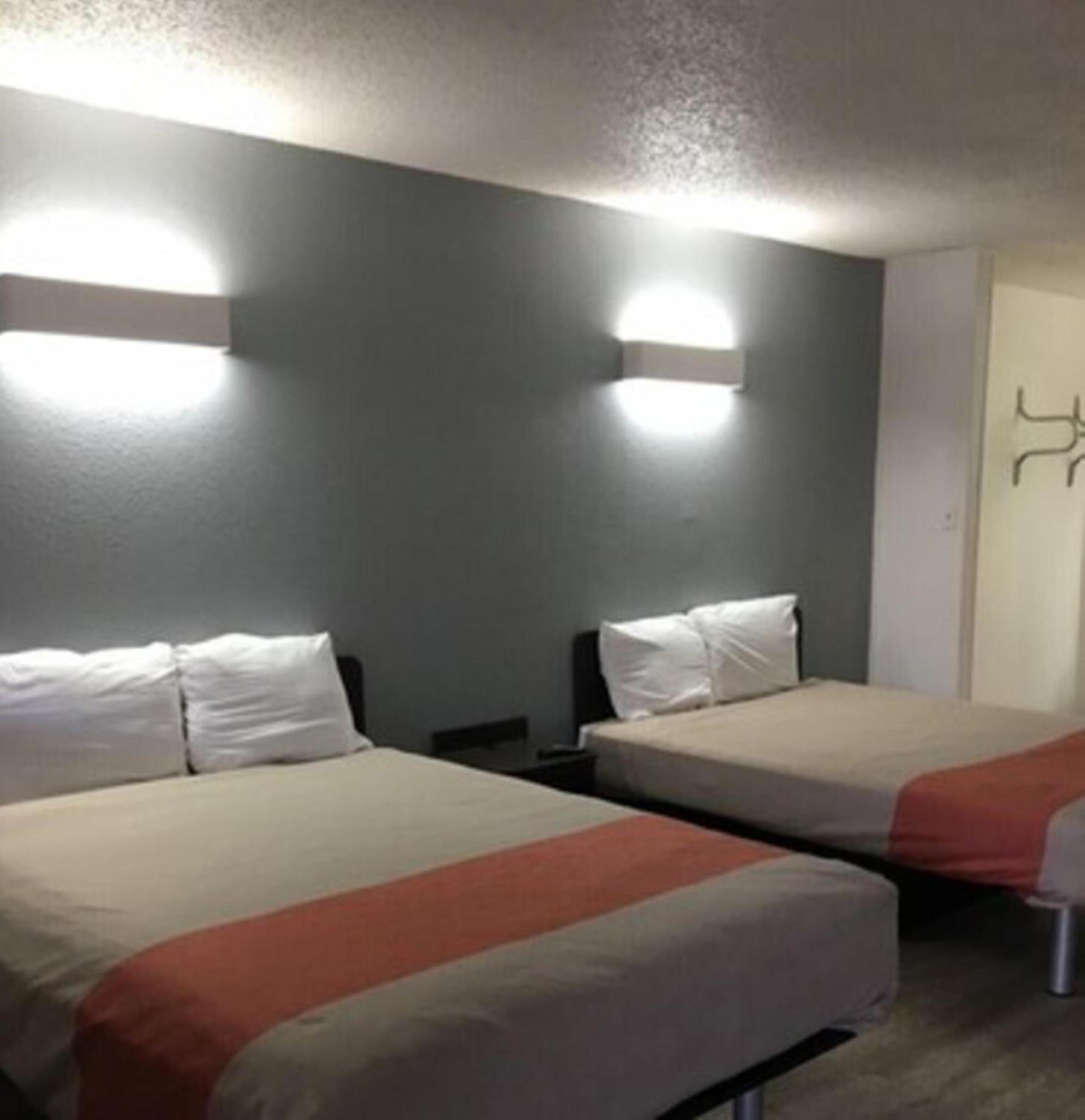 Sands Motel photo 11