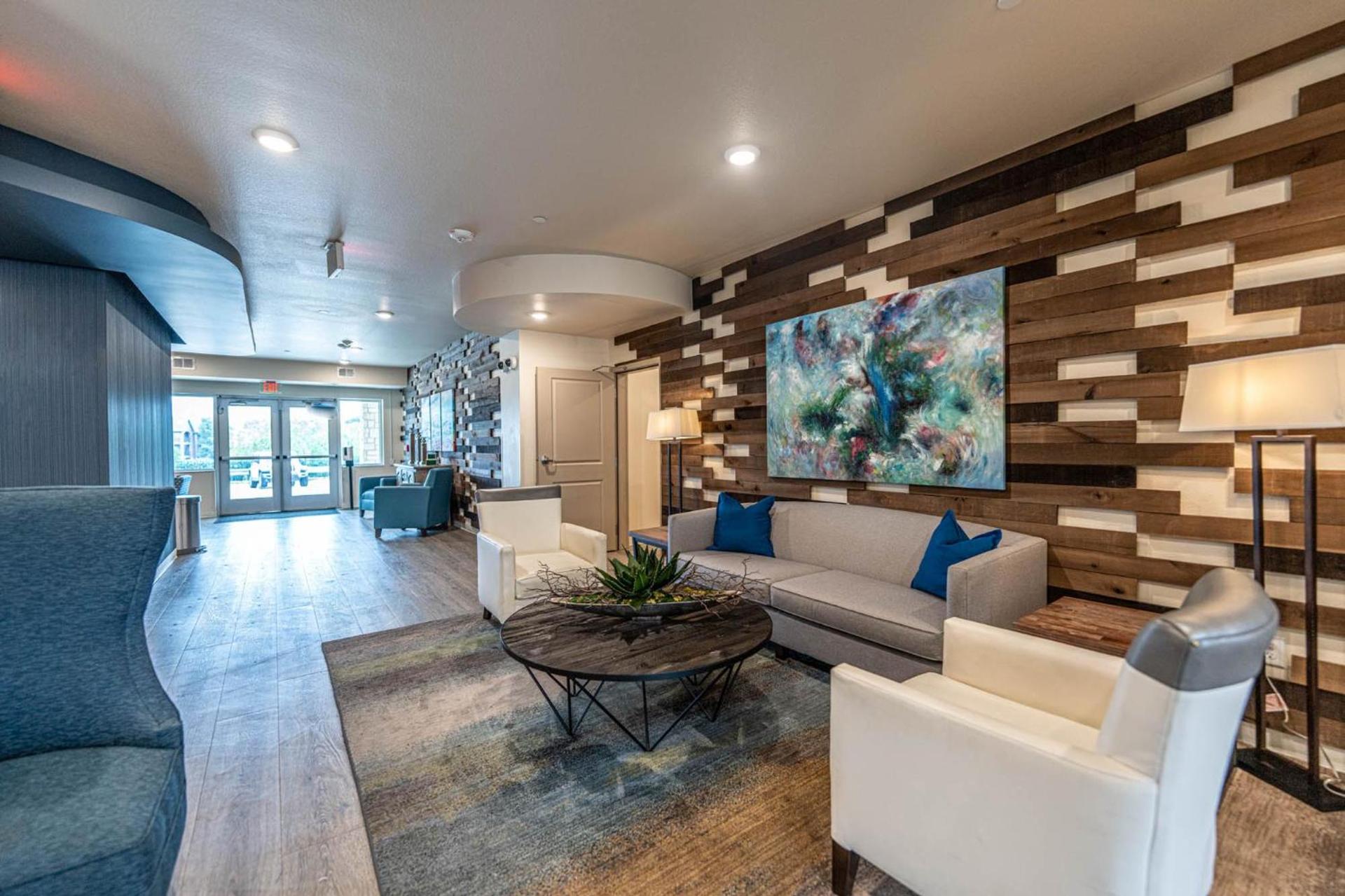 Soka Suites Dallas - Las Colinas photo 6