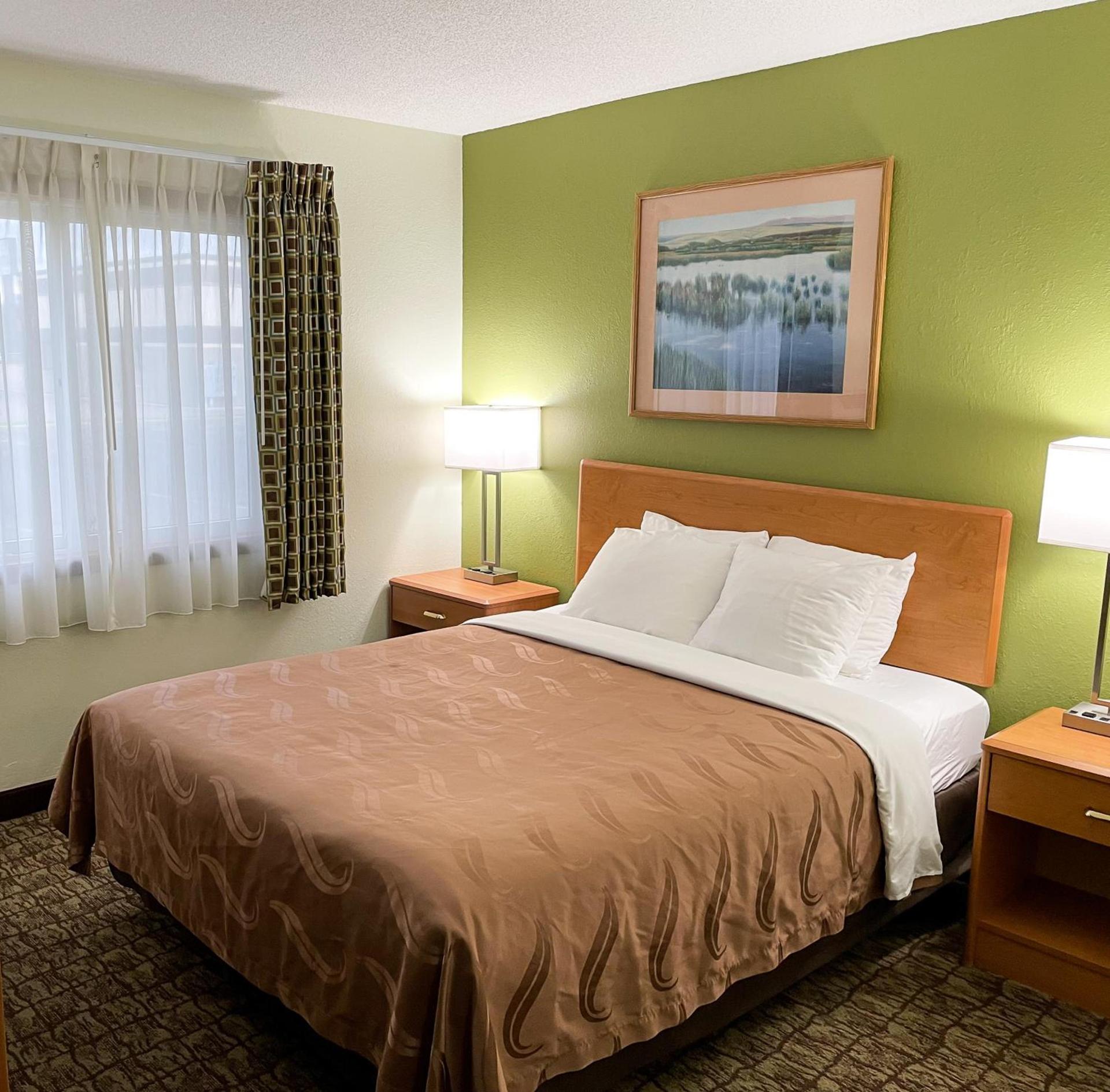 Hudson Inn & Suites photo 19