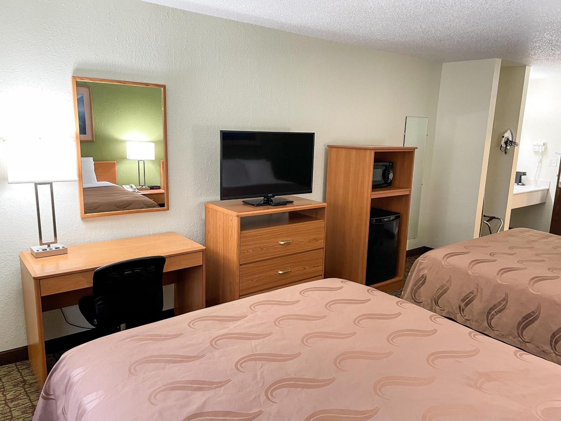 Hudson Inn & Suites photo 21