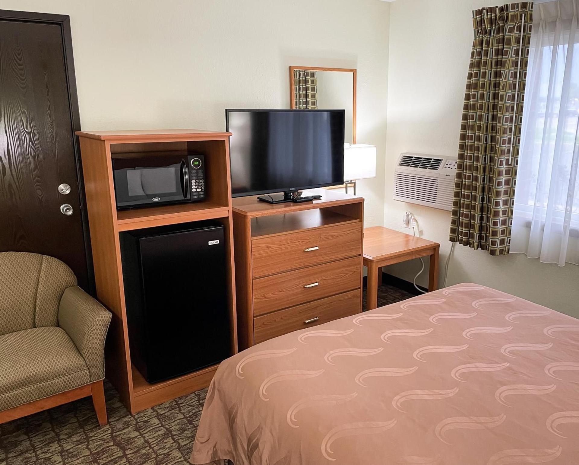 Hudson Inn & Suites photo 22