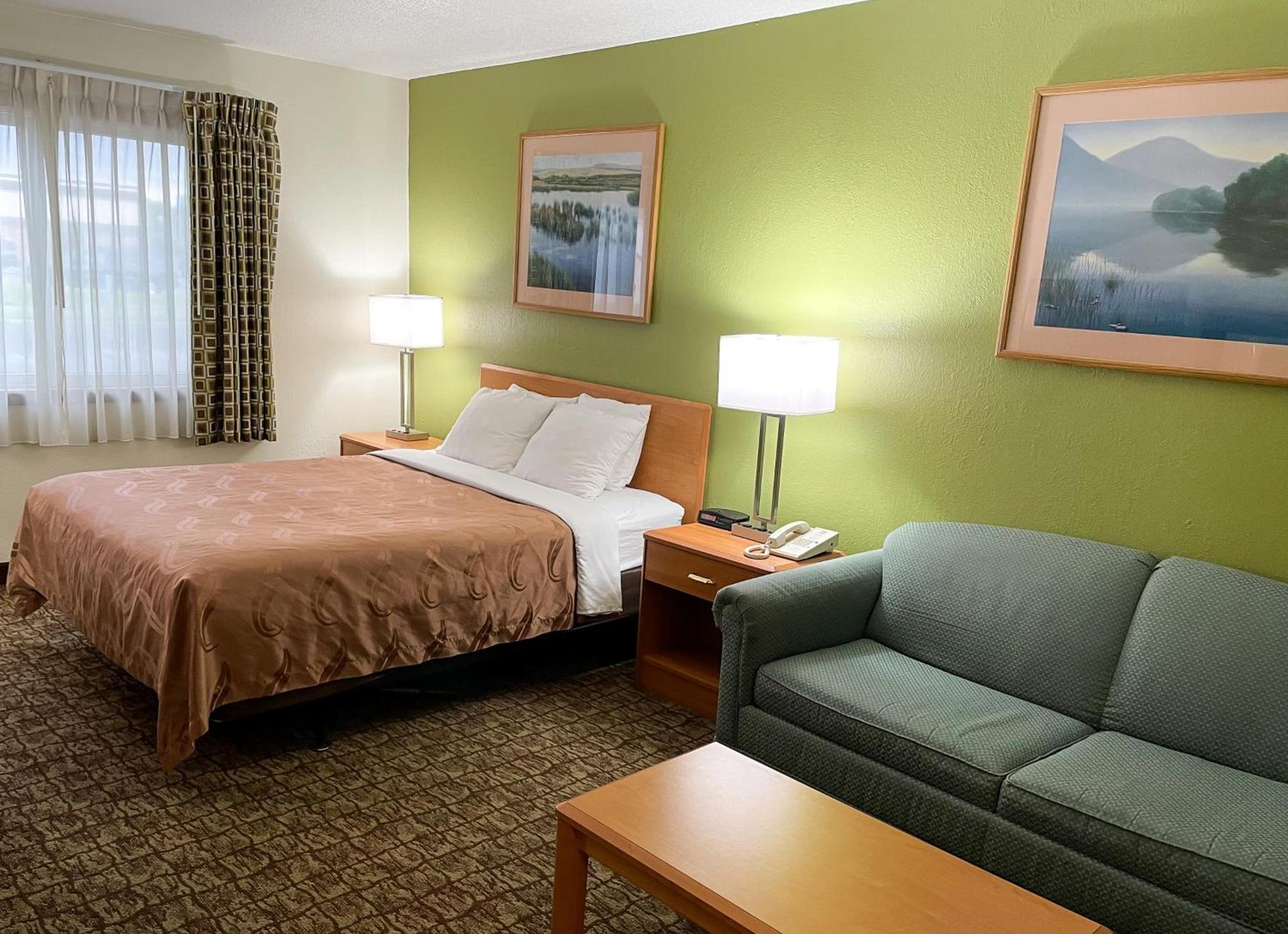 Hudson Inn & Suites photo 28