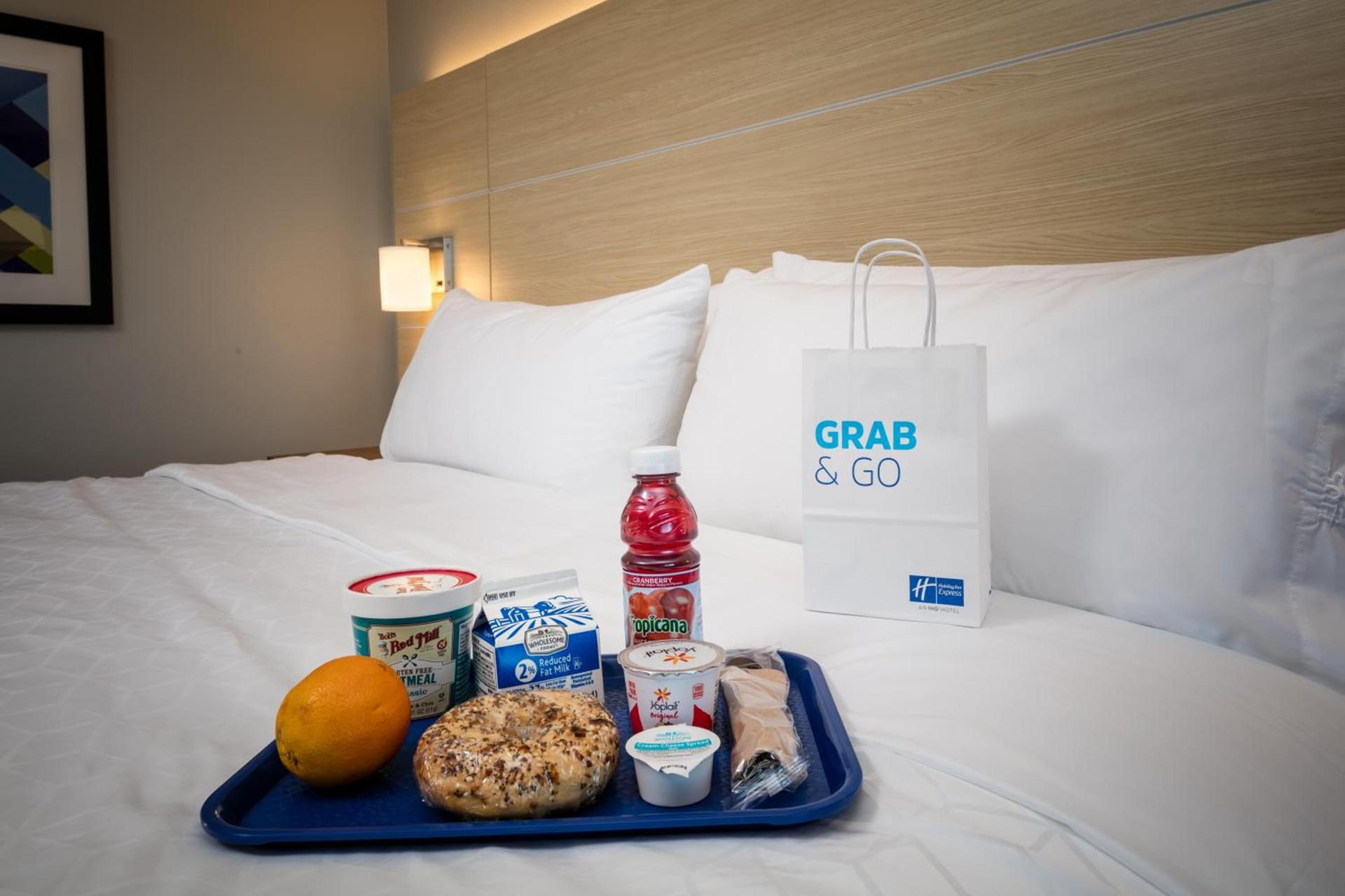 Holiday Inn Express & Suites - Bend South by IHG photo 5