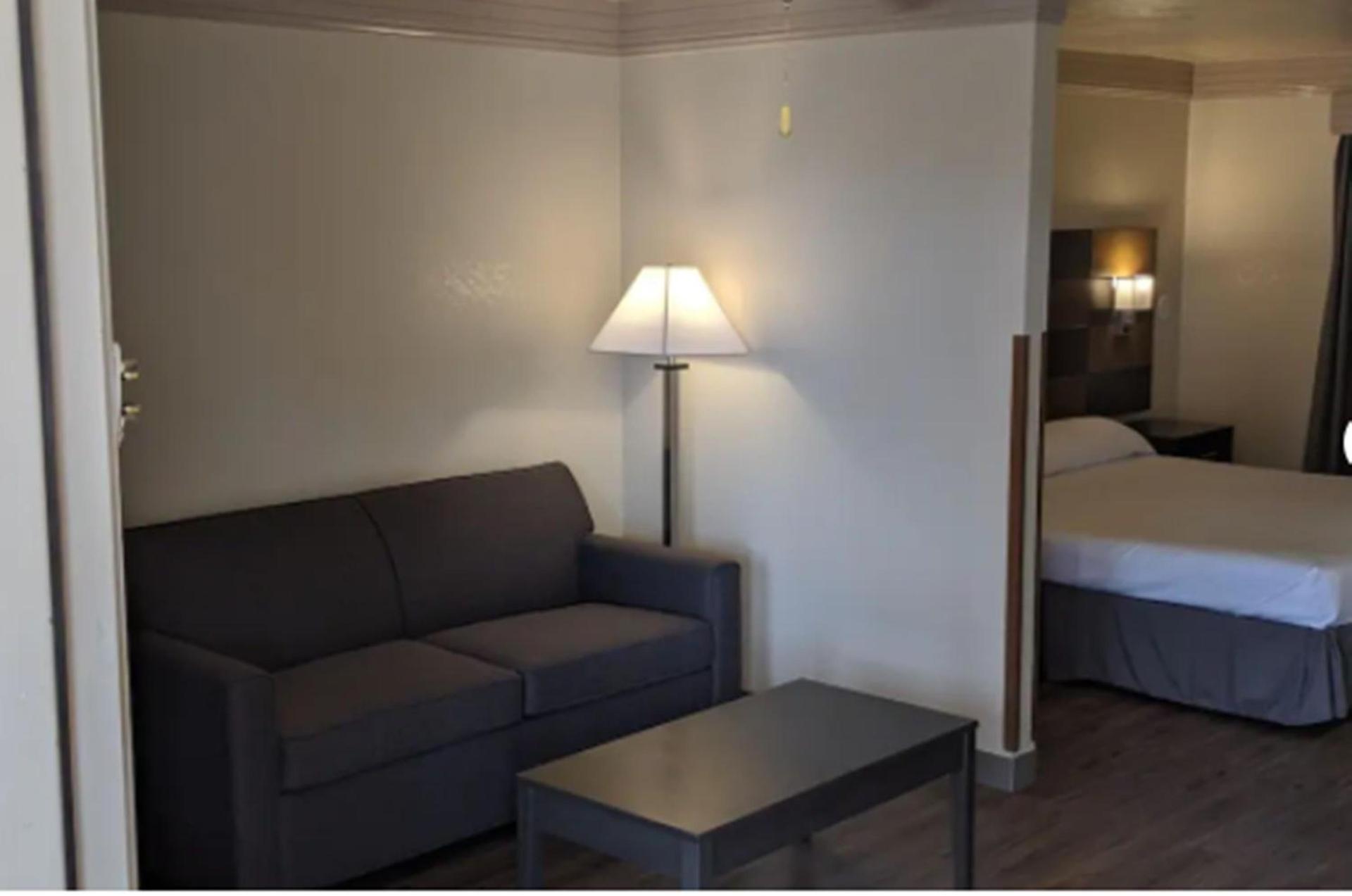 Atrium Inn photo 17