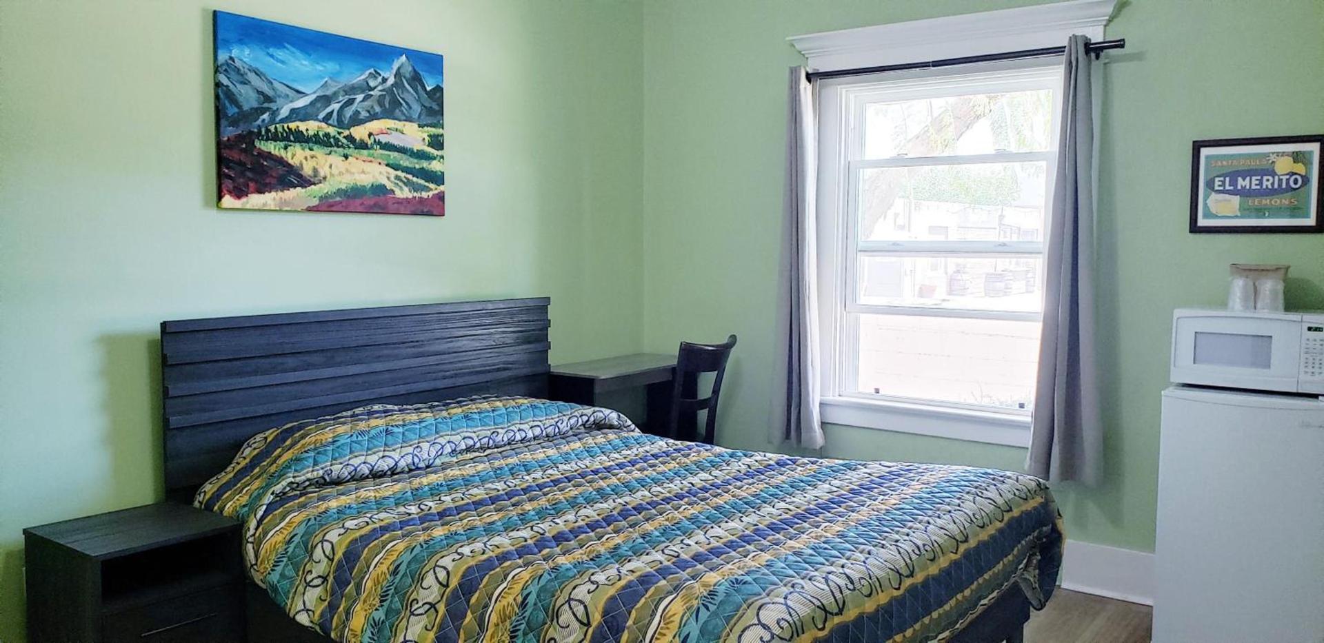 Santa Paula Inn photo 39