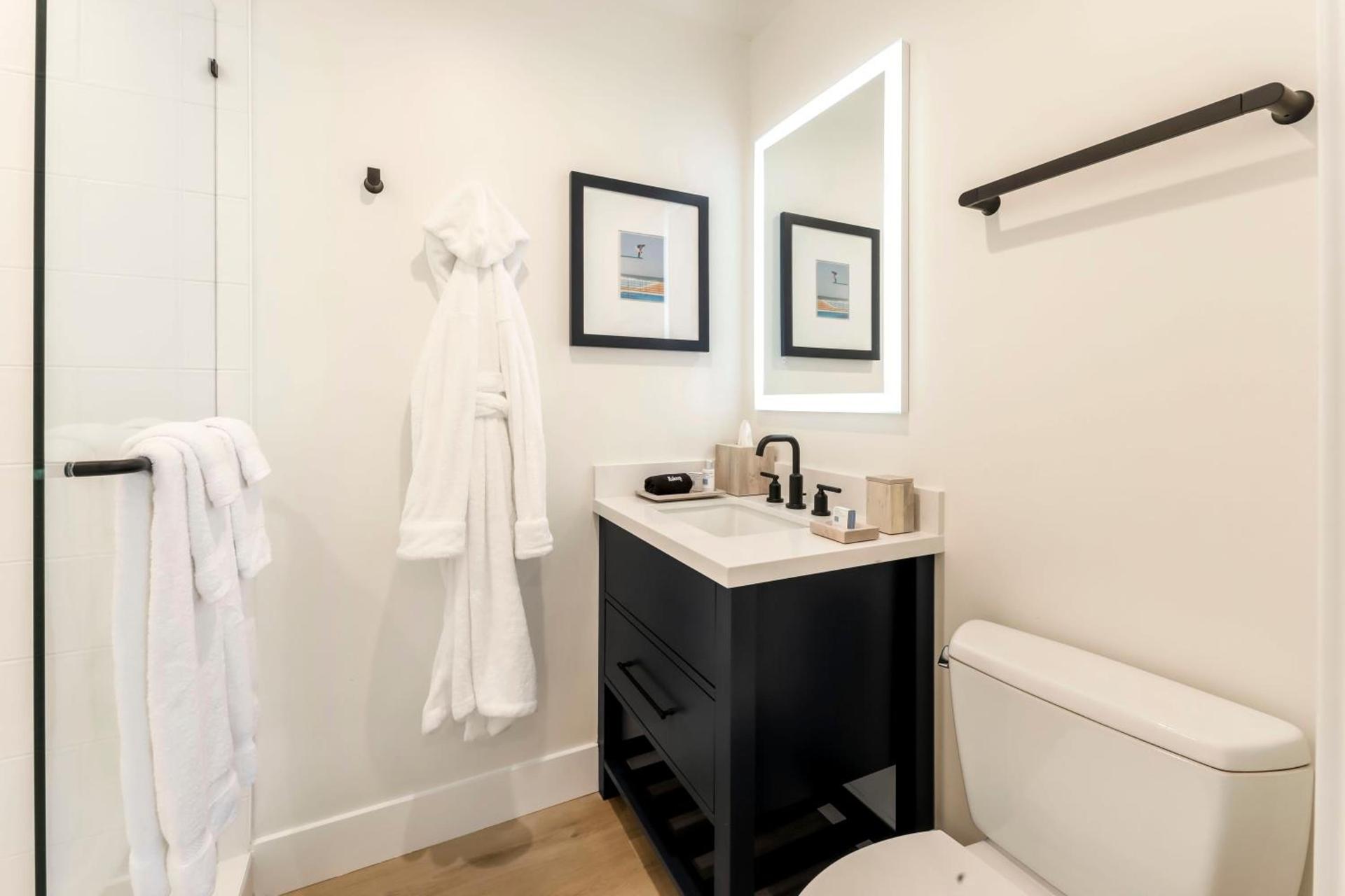 Del Mar Beach Hotel photo 58