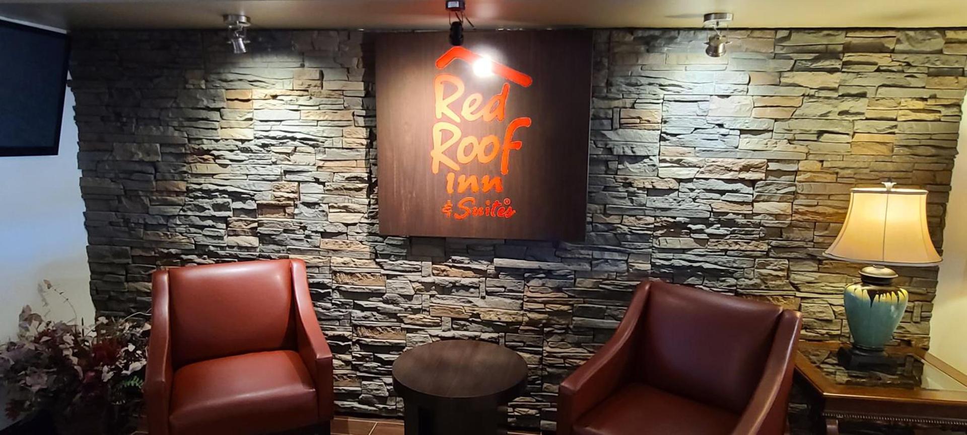 Red Roof Inn & Suites Cornelius - Lake Norman photo 4