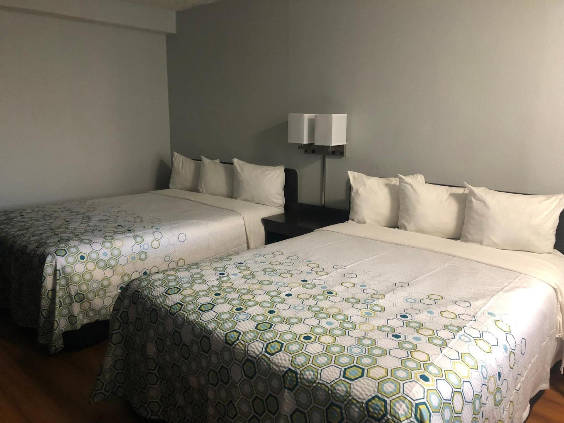 Days Inn by Wyndham Indianapolis South photo 7