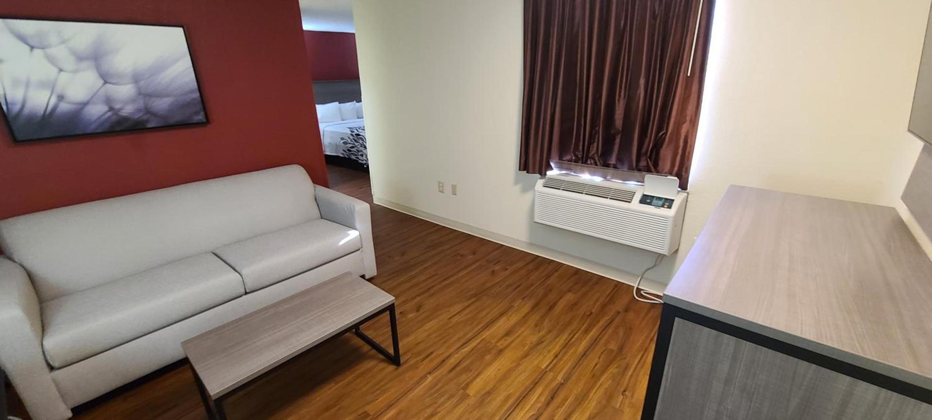 Red Roof Inn & Suites Cornelius - Lake Norman photo 15