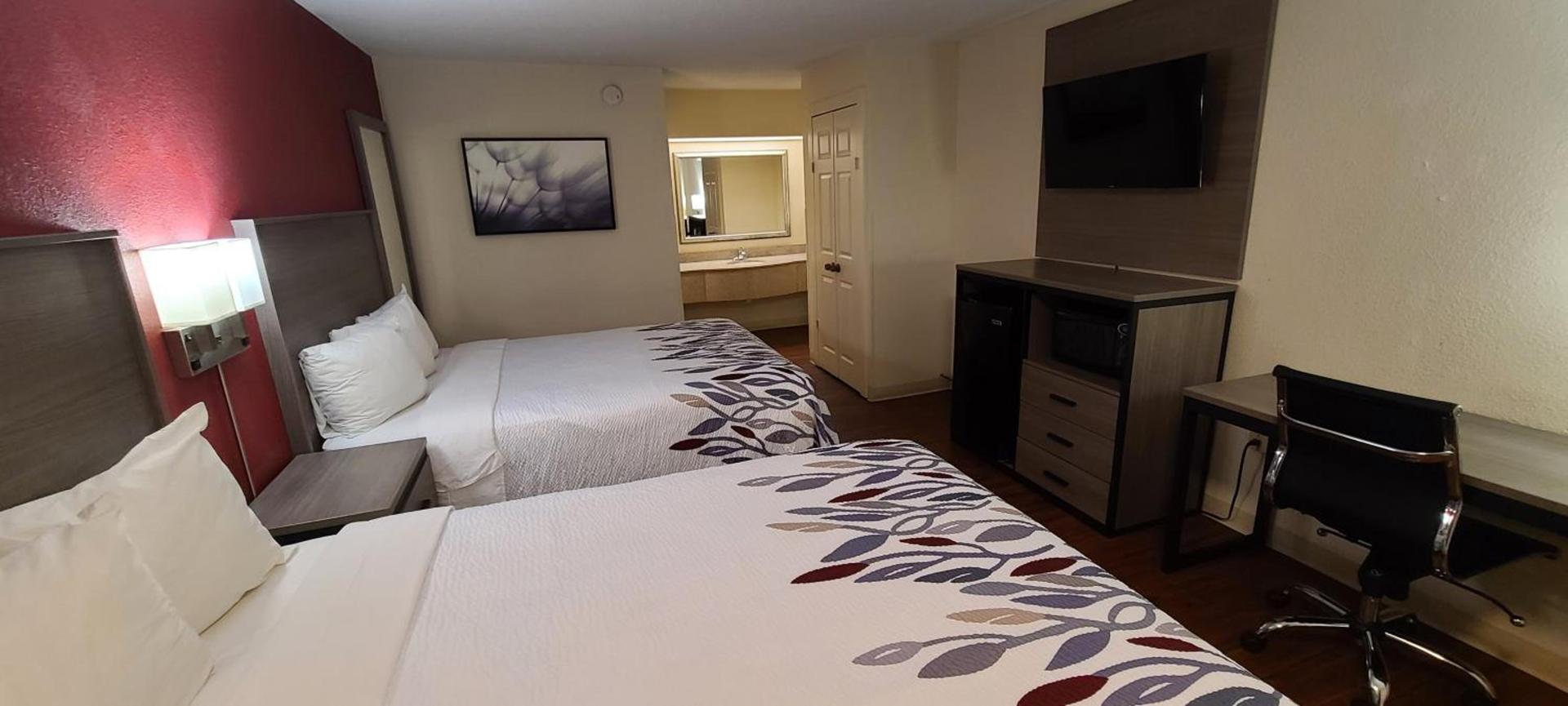 Red Roof Inn & Suites Cornelius - Lake Norman photo 23