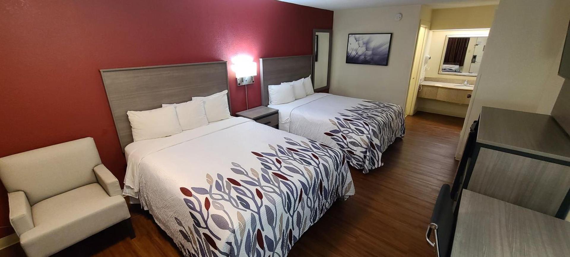 Red Roof Inn & Suites Cornelius - Lake Norman photo 22