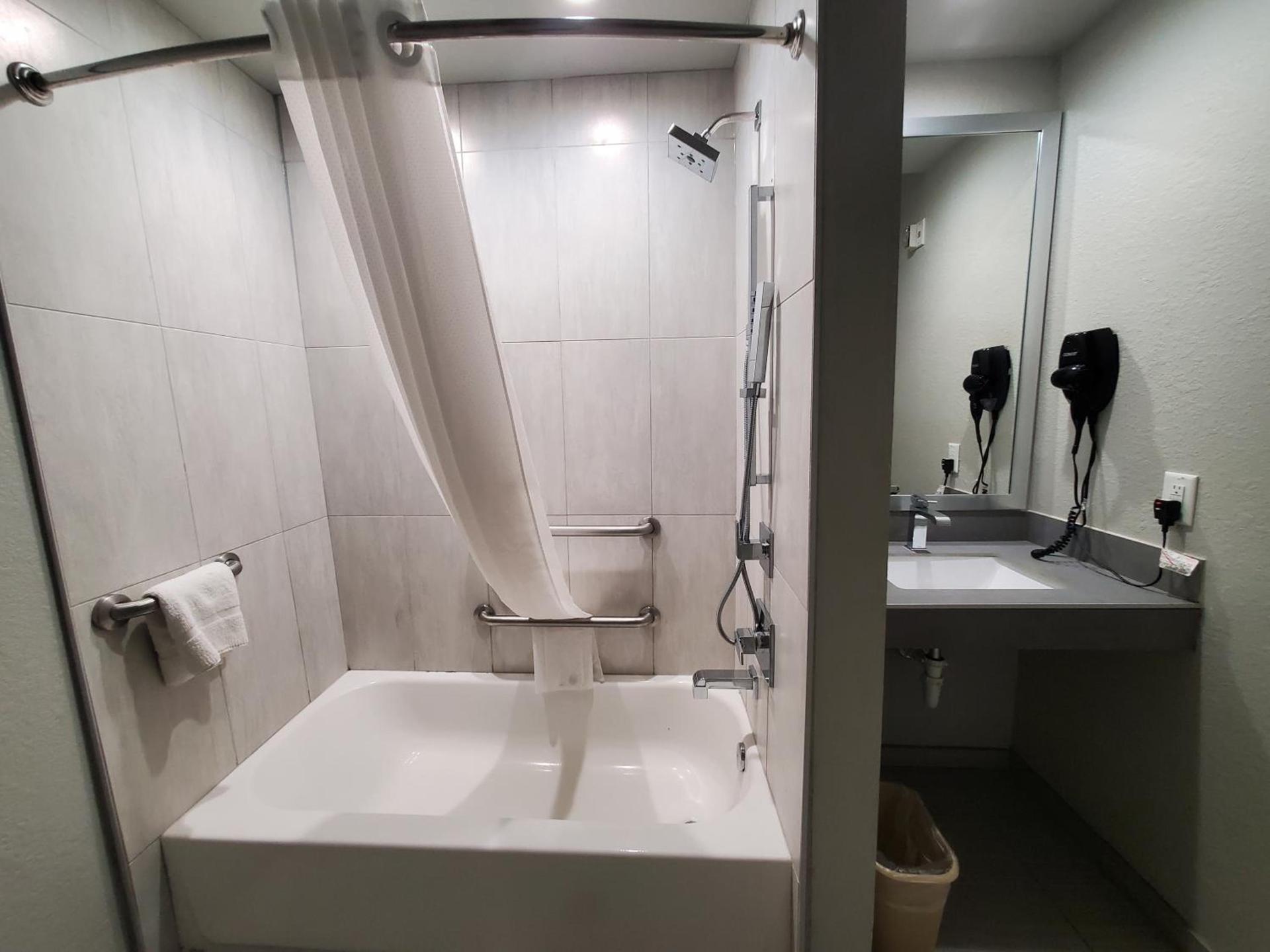 Crystal Inn photo 15