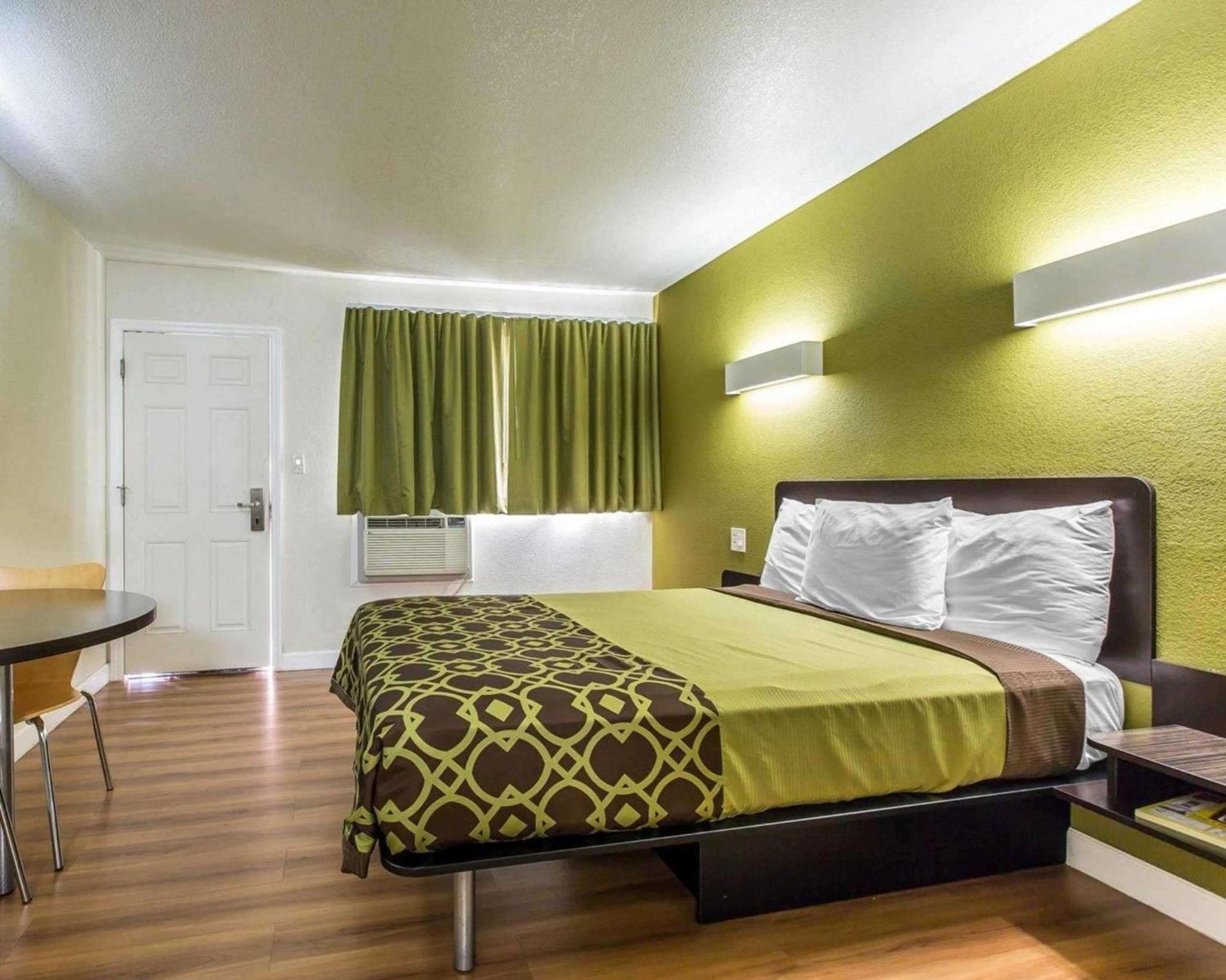 Rodeway Inn Downtown Hanford photo 8