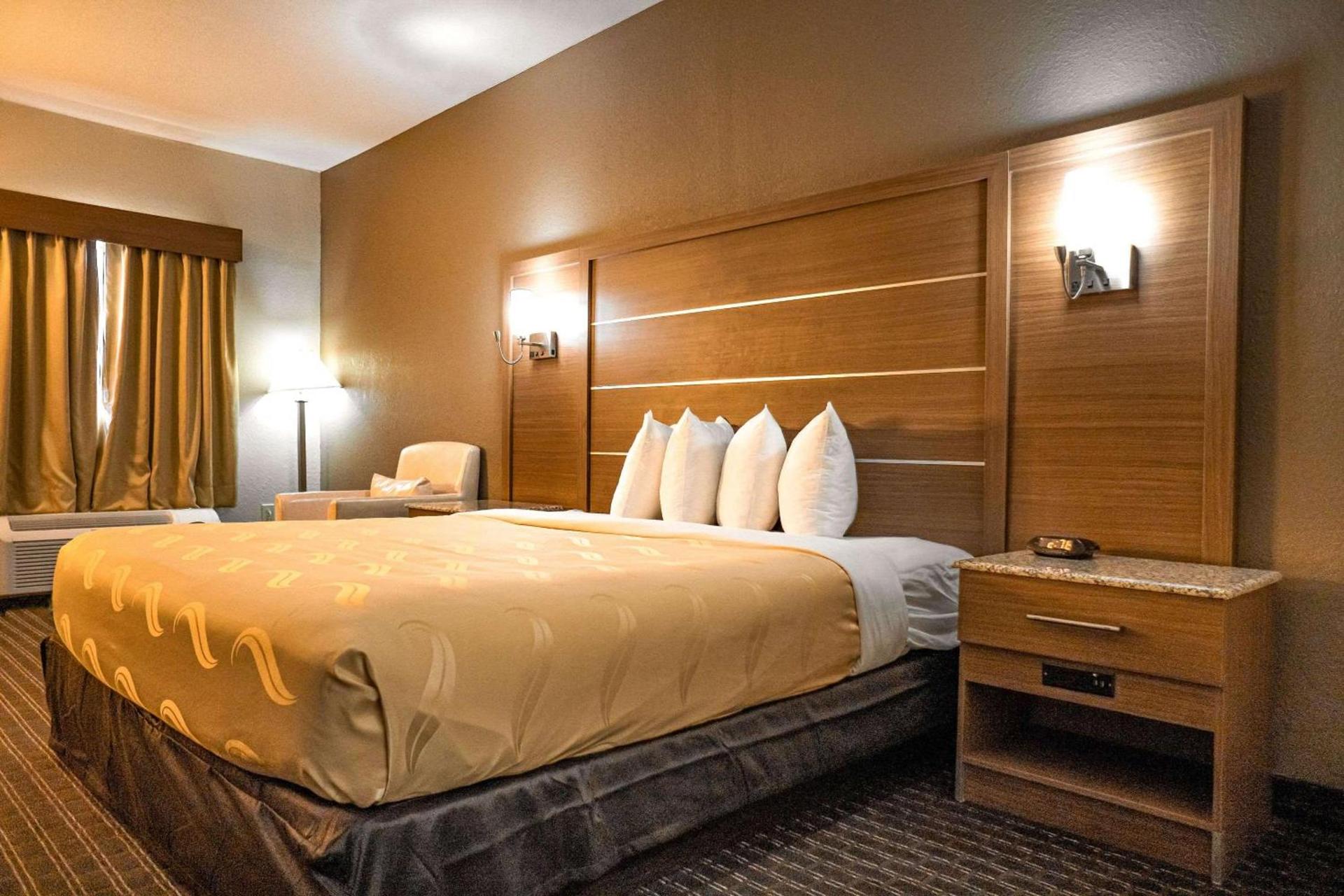 Quality Inn & Suites near Six Flags - Austell photo 7