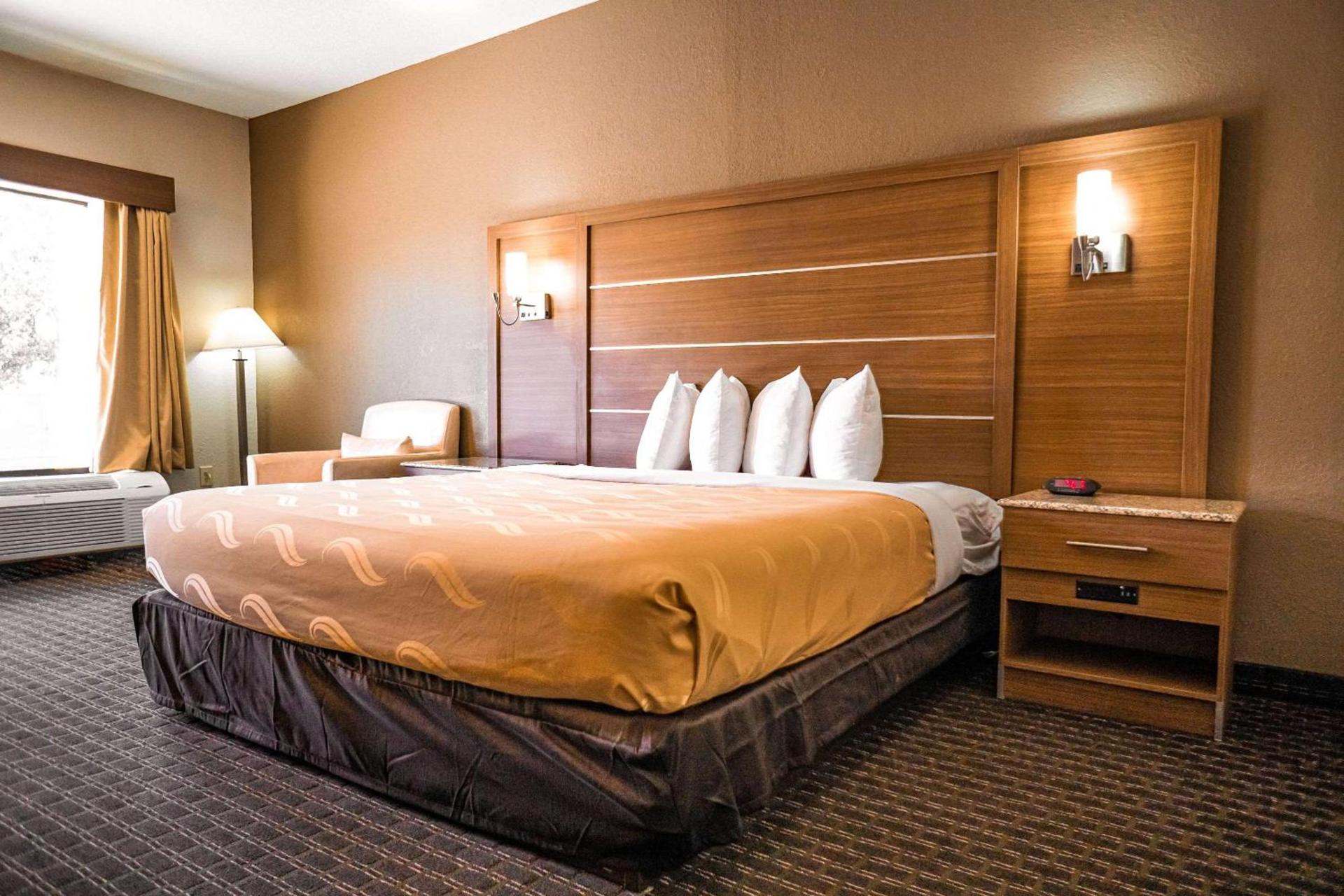 Quality Inn & Suites near Six Flags - Austell photo 14