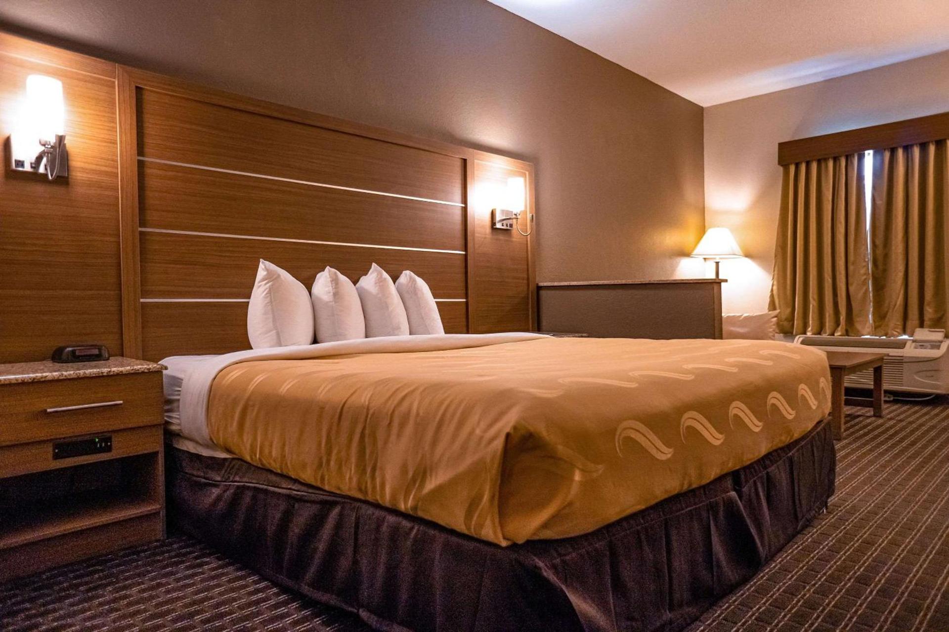 Quality Inn & Suites near Six Flags - Austell photo 15
