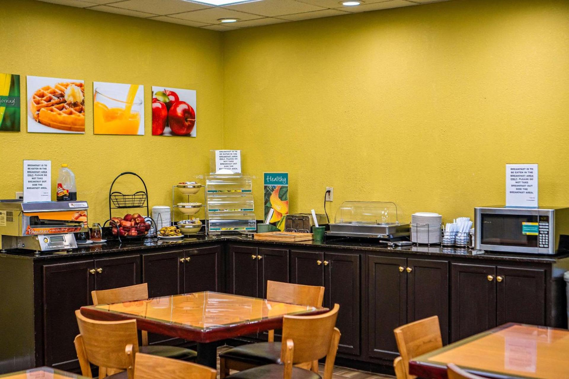 Quality Inn & Suites near Six Flags - Austell photo 18