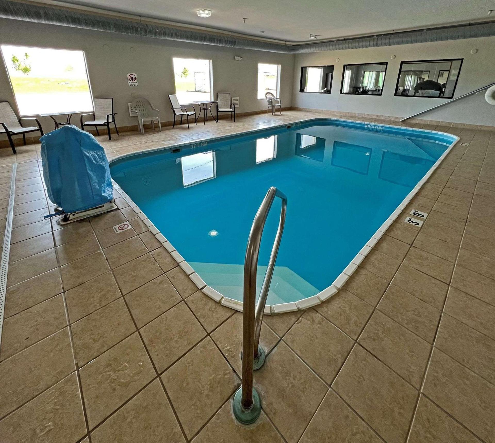Comfort Suites Jackson-Cape Girardeau photo 24